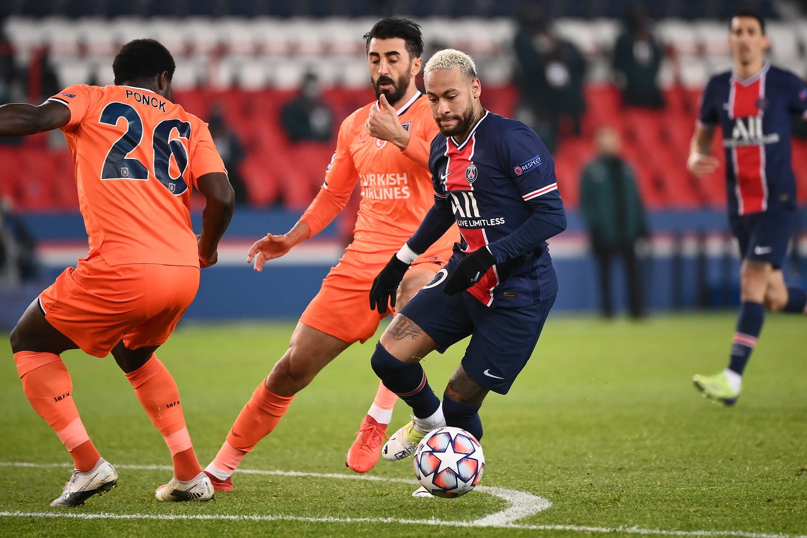 صورة بعنوان: باريس سان جيرمان يتأهل لدور الـ16 في دوري الأبطال 