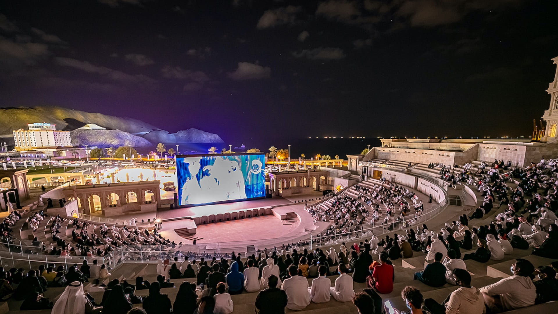 Image for the title: Khorfakkan film draws 2,000 spectators from across UAE 