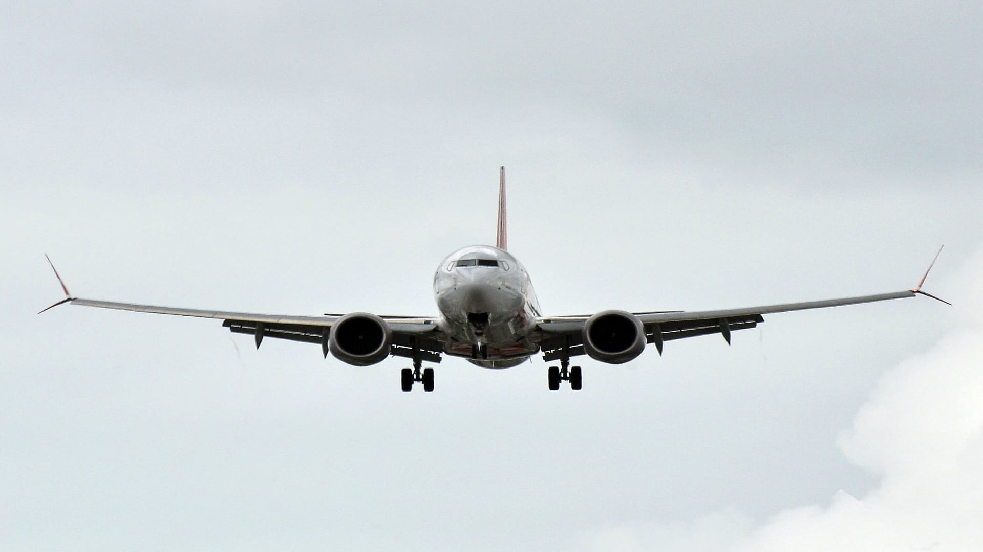 Image for the title: Air Canada Boeing 737-8 MAX suffers engine issue 