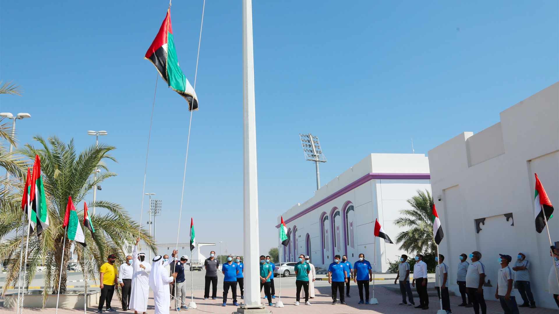 صورة بعنوان: نادي الذيد الرياضي يحتفل برفع العلم ويشيد بإنجازات الدولة    