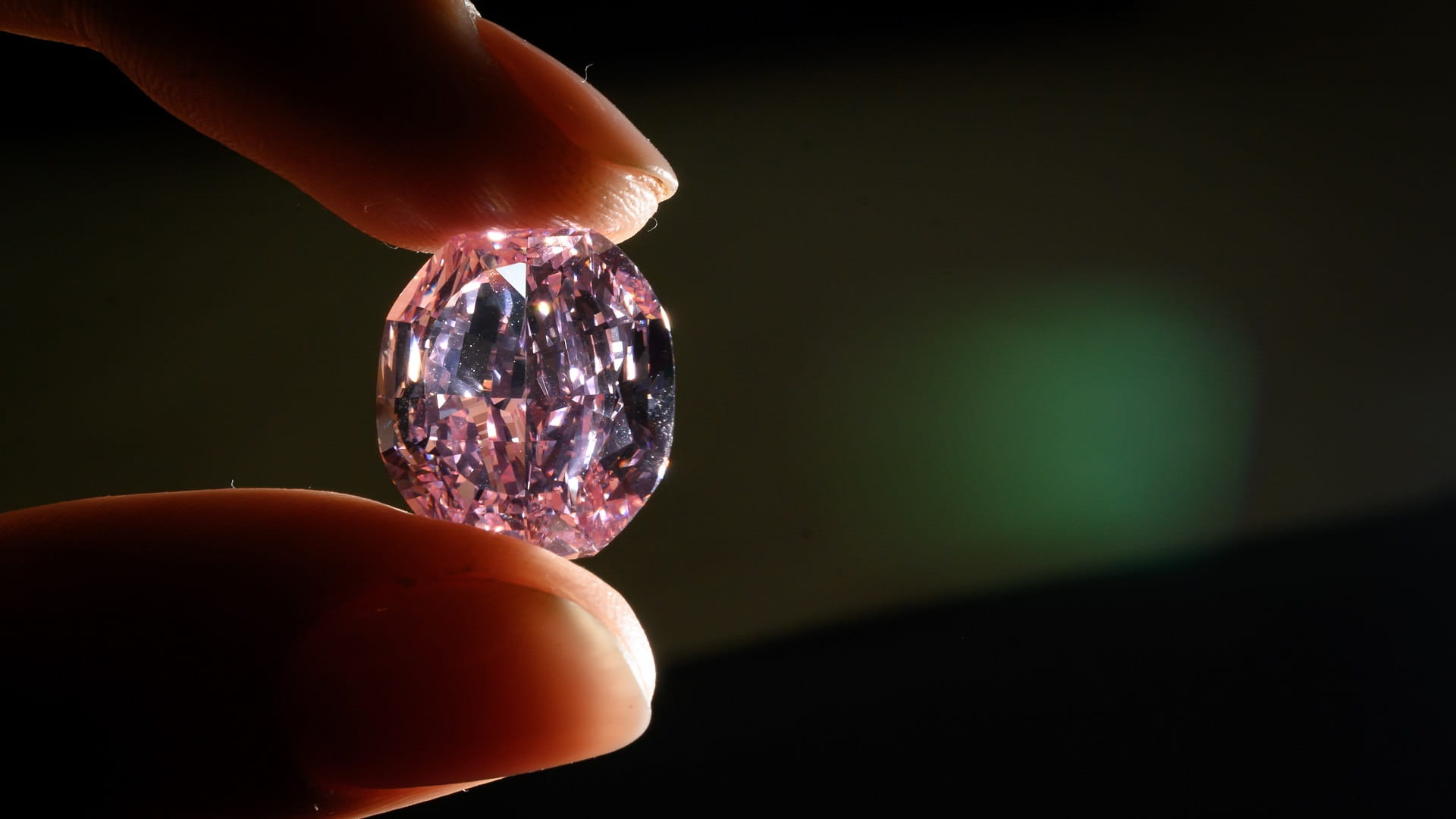 Image for the title: Ultra-rare pink diamond to go under hammer in Geneva 