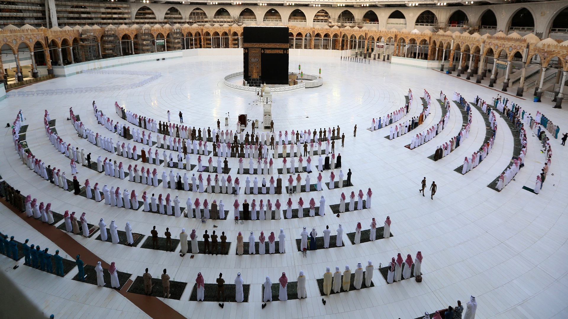 First Taraweeh prayer performed at Makkah, Madinah on Ramadan