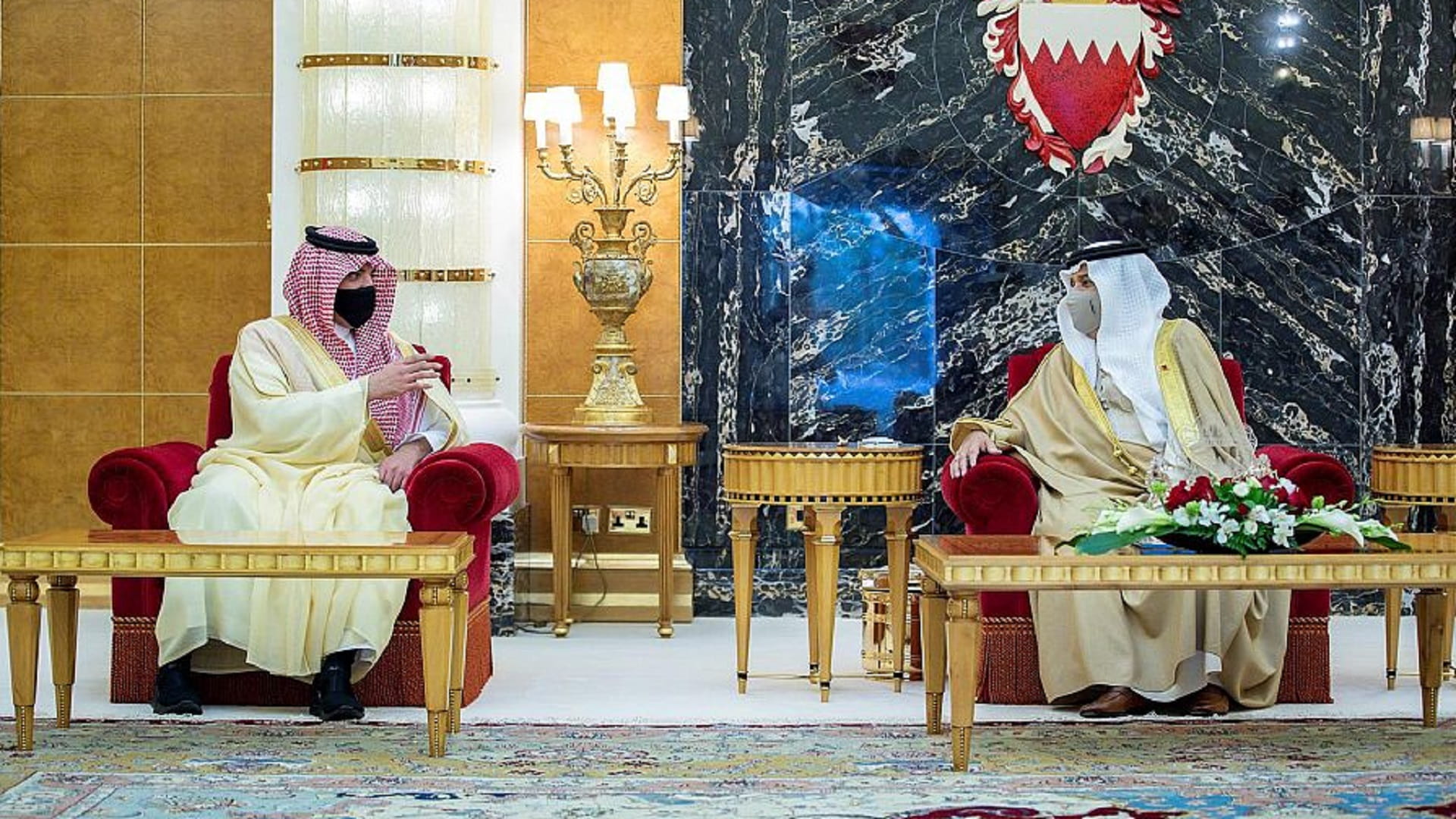 صورة بعنوان: العاهل البحريني يبحث المستجدات الإقليمية مع وزير الداخلية السعودي 