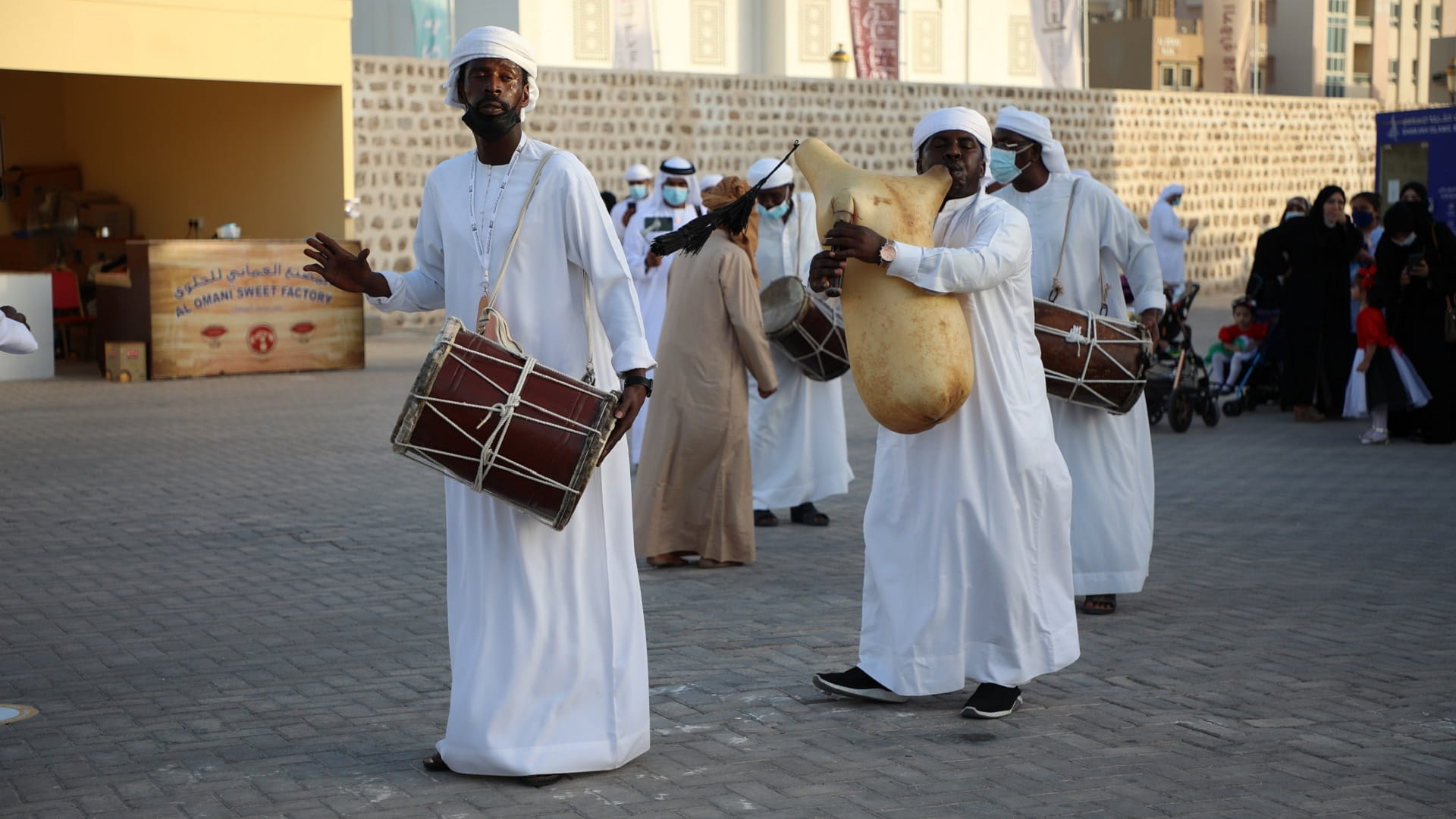 صورة بعنوان: "الهبان".. الرقص على إيقاع هواء "أيام الشارقة التراثية 18" 