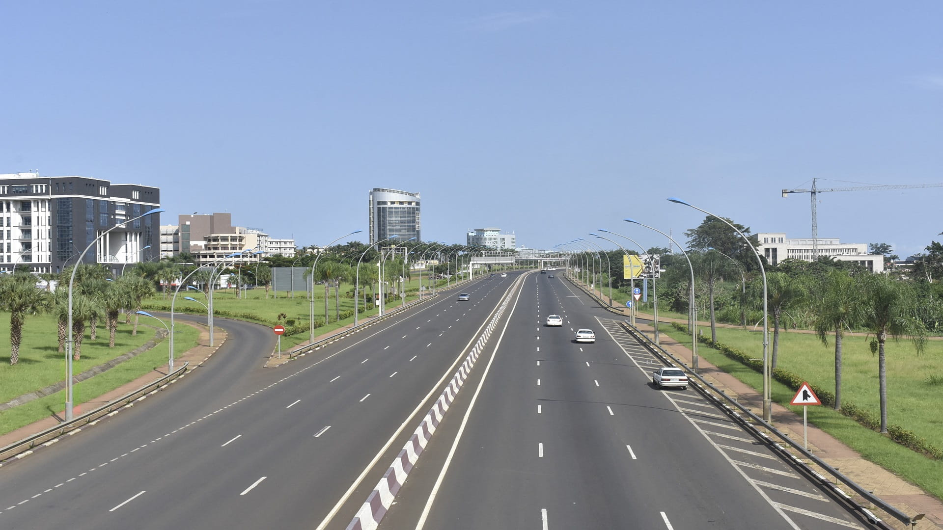 Image for the title: Equatorial Guinea imposes curfew as virus rebounds 