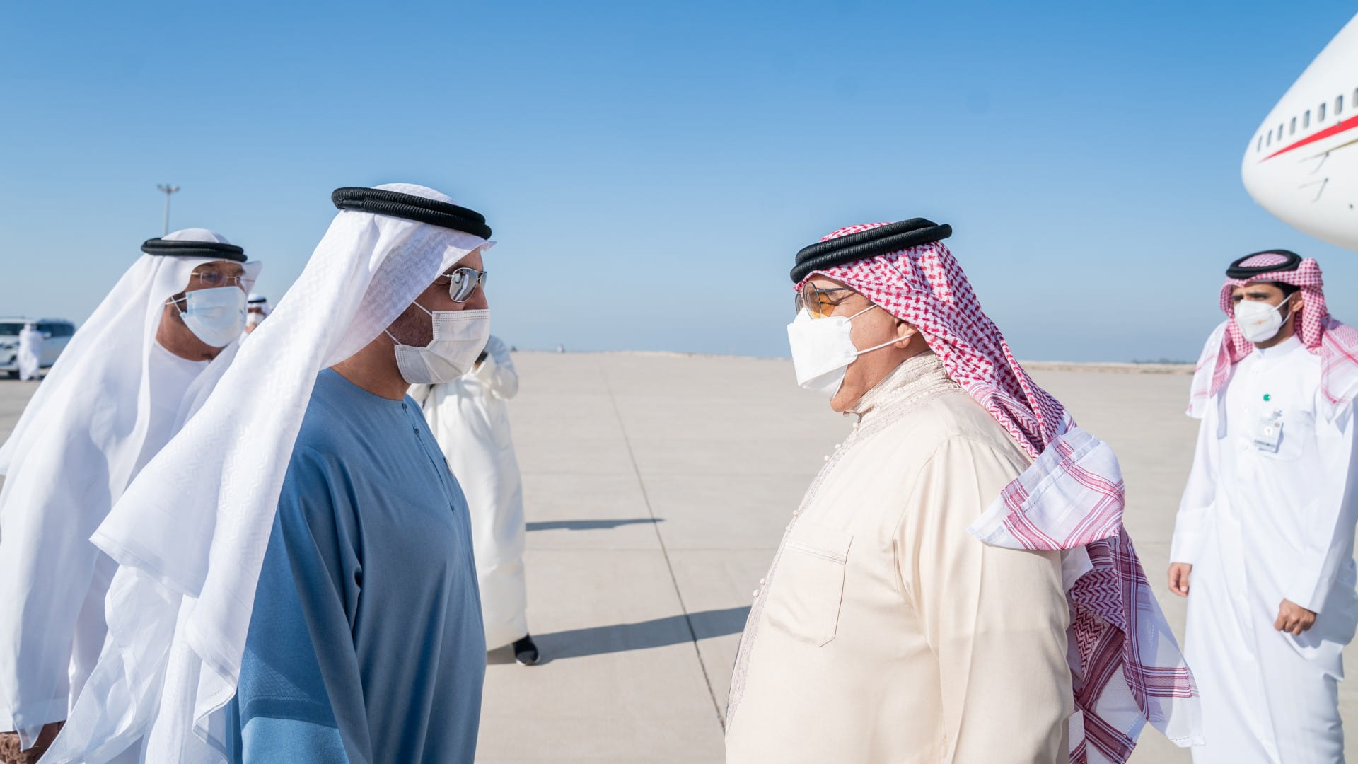 Image for the title: King of Bahrain arrives in UAE 