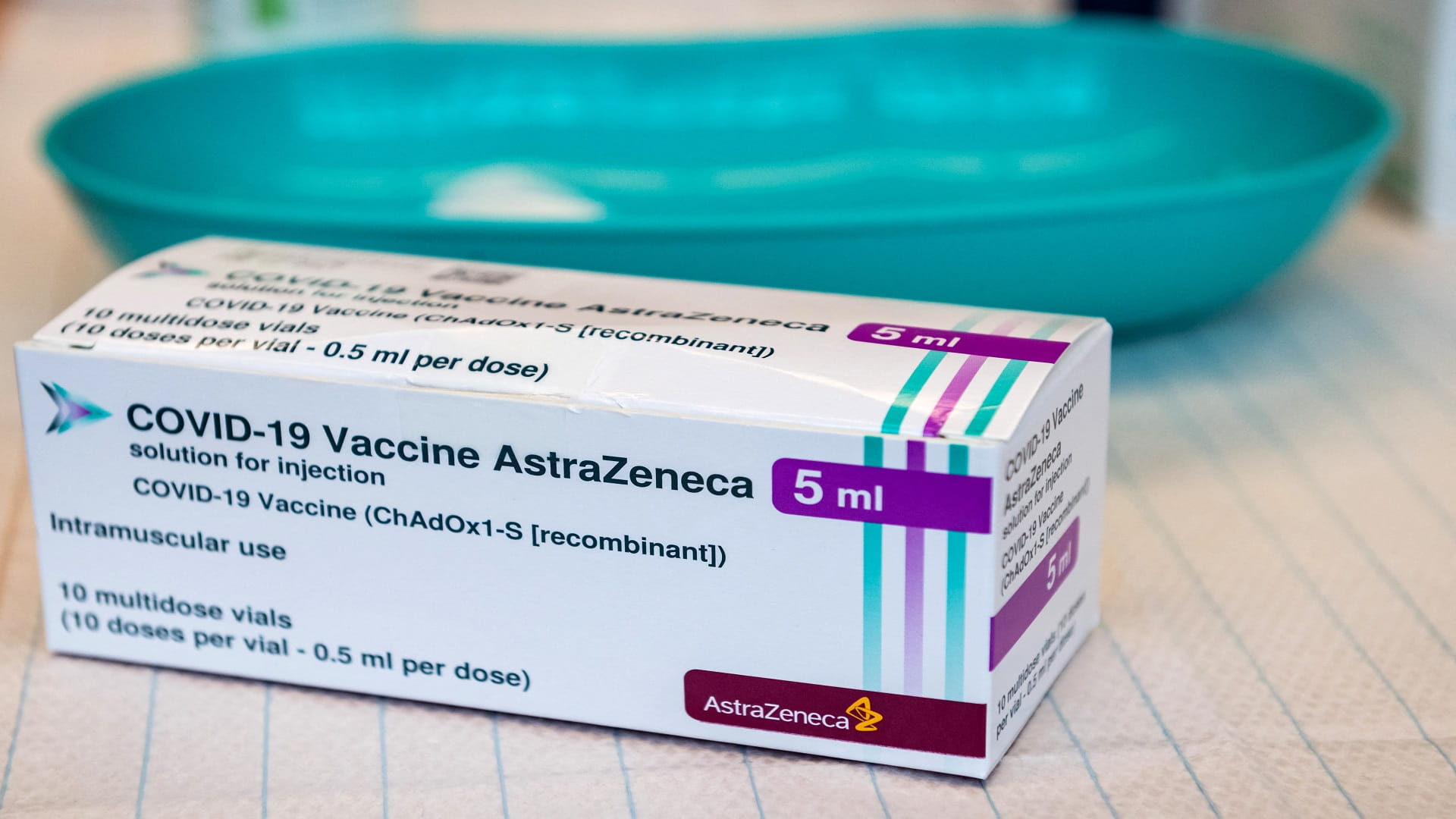 Image for the title: Italy:  'not wrong' to use AstraZeneca vaccine in those up to 65 