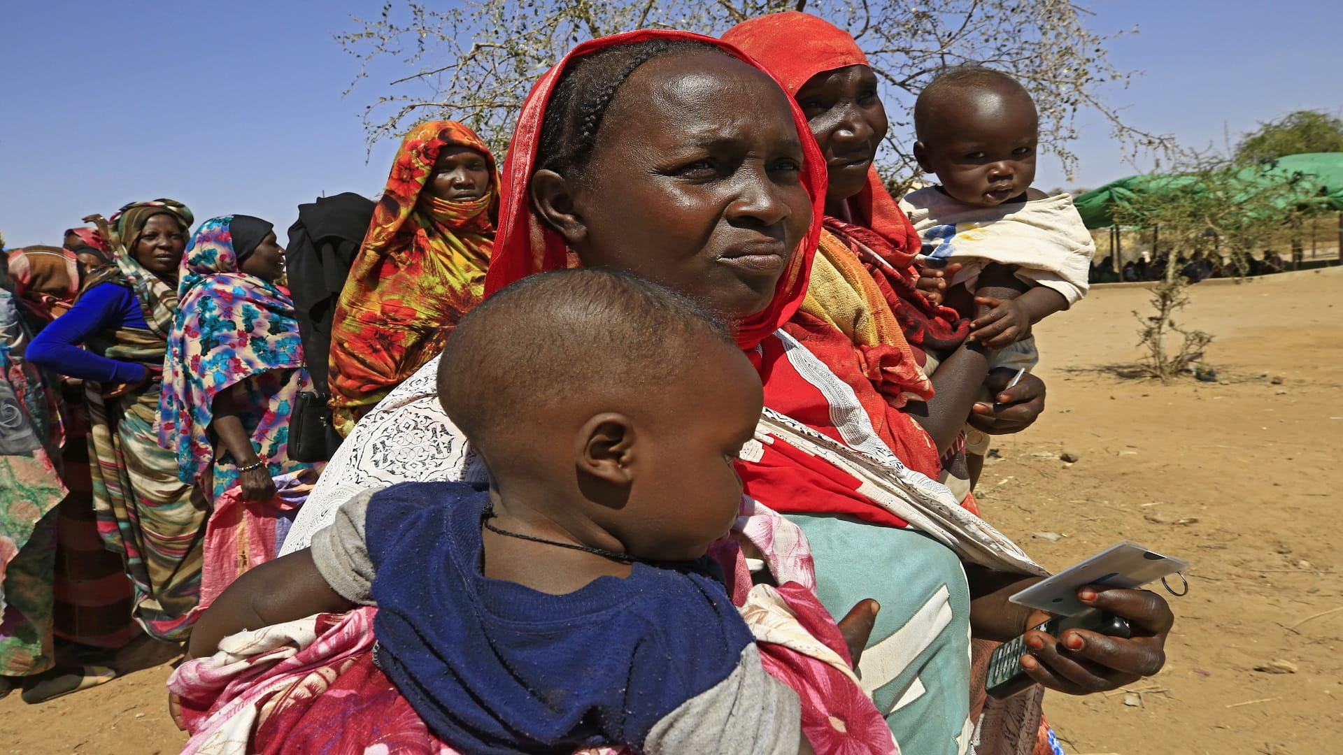 صورة بعنوان: نائب رئيس مجلس السيادة السوداني يلتقي مدير برنامج الأغذية العالمي 