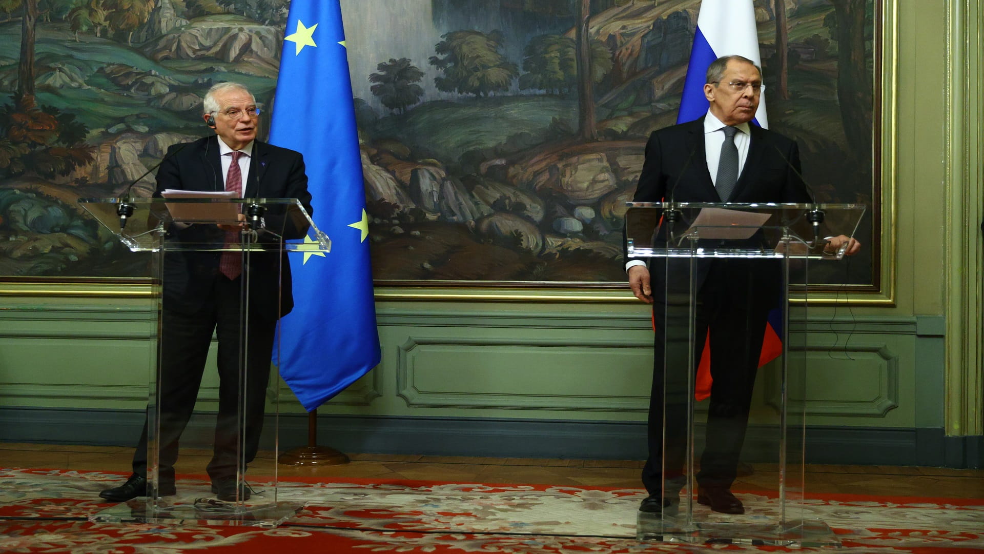 Image for the title: Borrell: diplomatic channel with Russia should remain open 