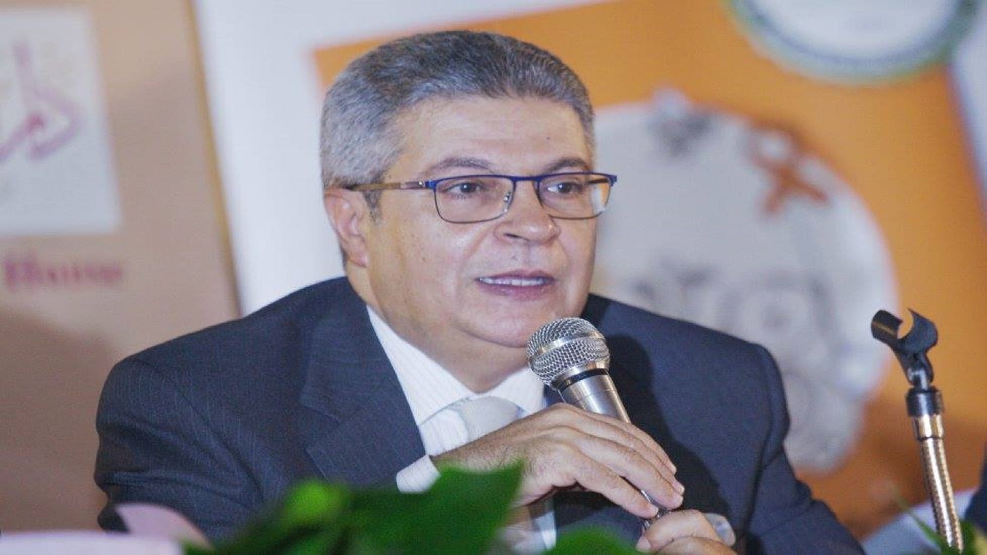 صورة بعنوان: "نادي الكتاب" يستضيف الكاتب المصري إبراهيم شلبي 