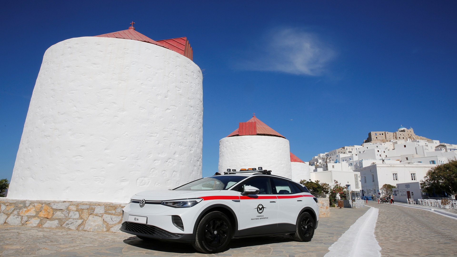 Image for the title: Volkswagen delivers electric cars to help Greek island go green 