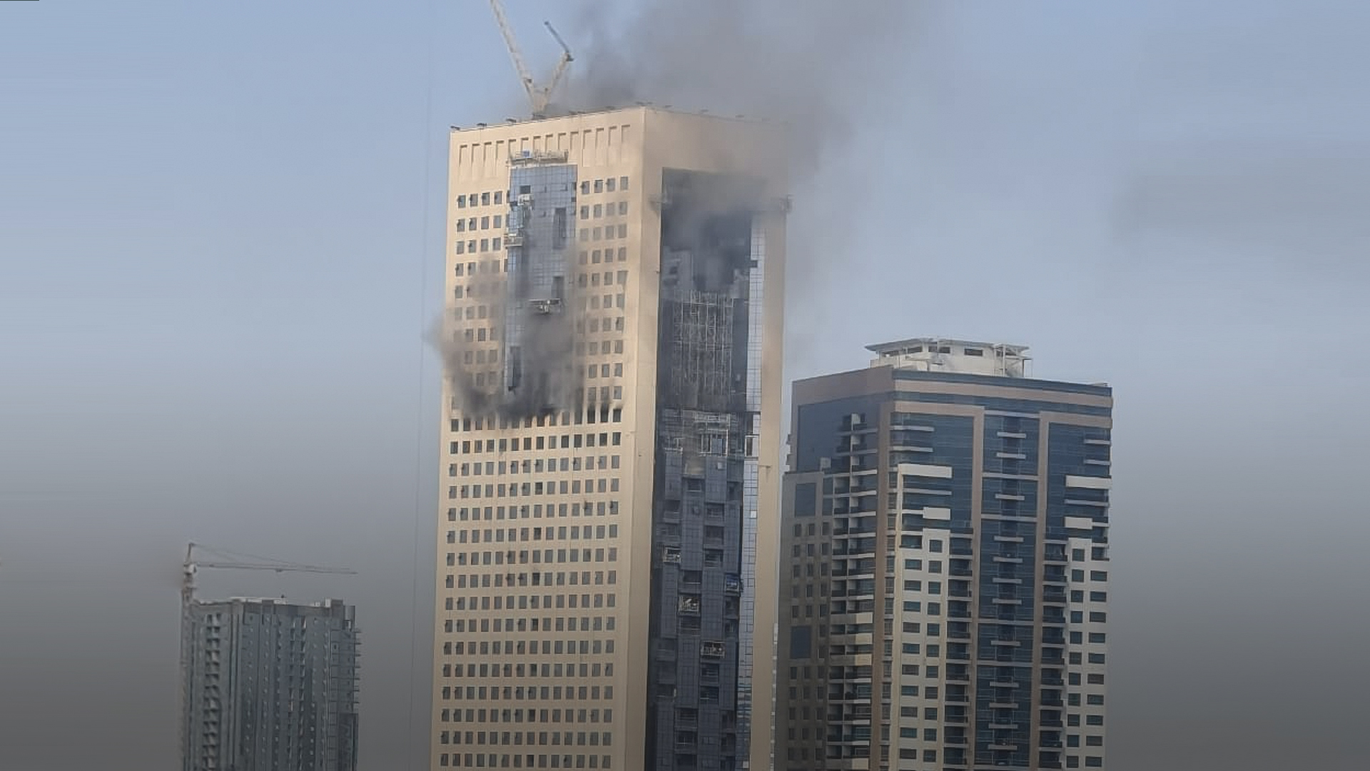 Image for the title: SCD teams in Sharjah deal with fire in Al Mamzar 