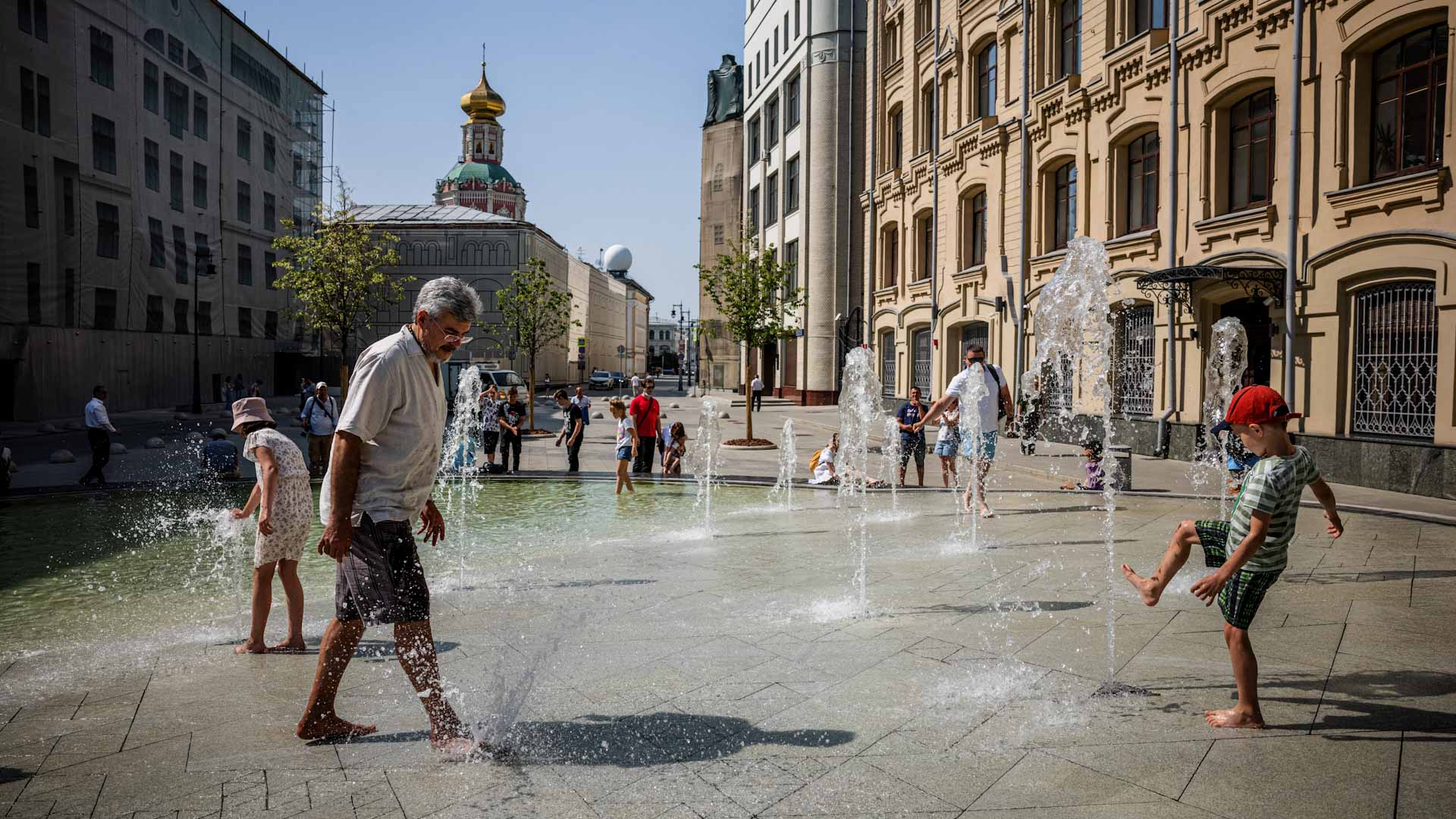 Image for the title: 'Historic' heat wave takes aim at Pacific Northwest 