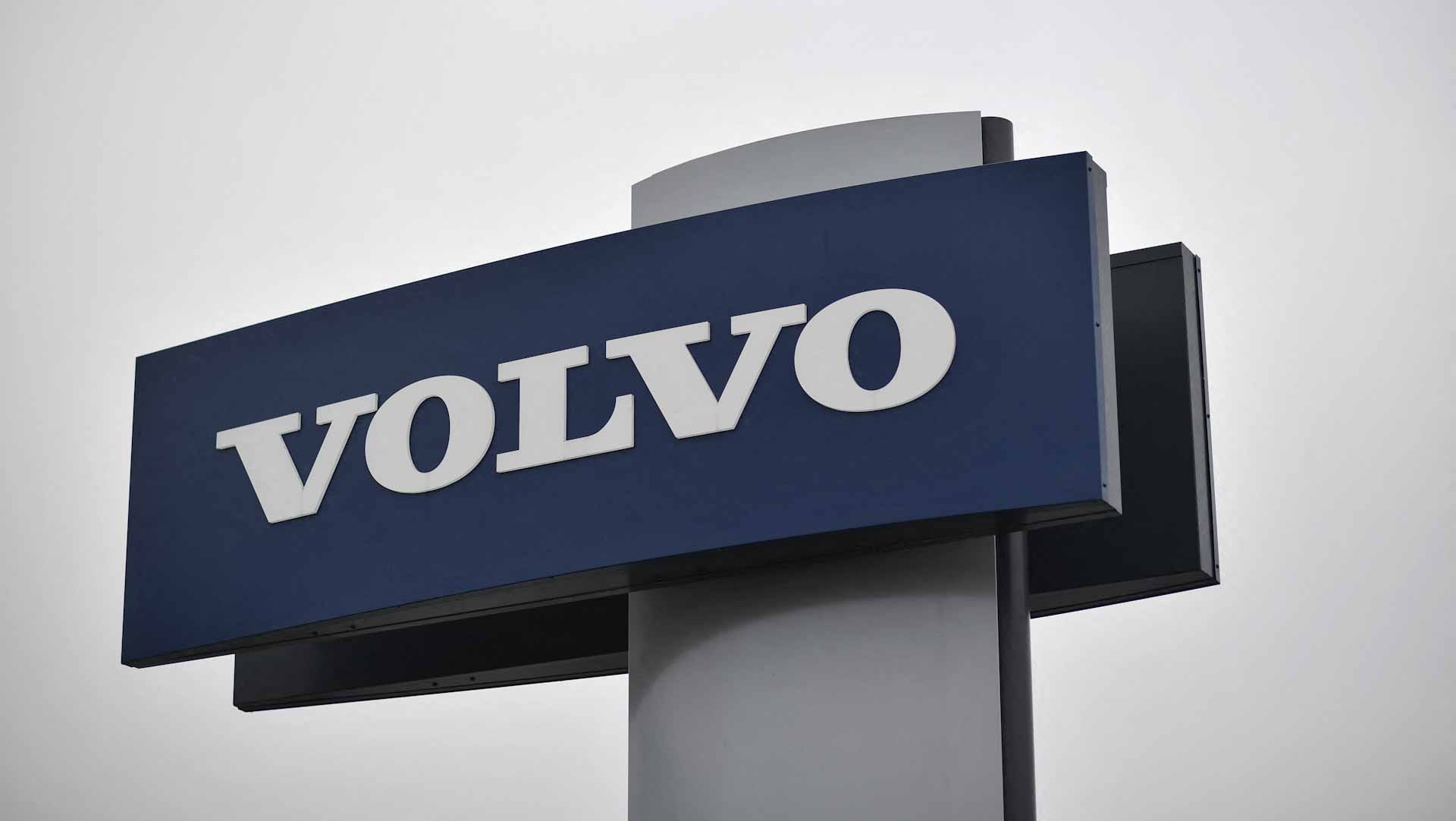 Image for the title: Volvo, Northvolt team up for electric battery factory 