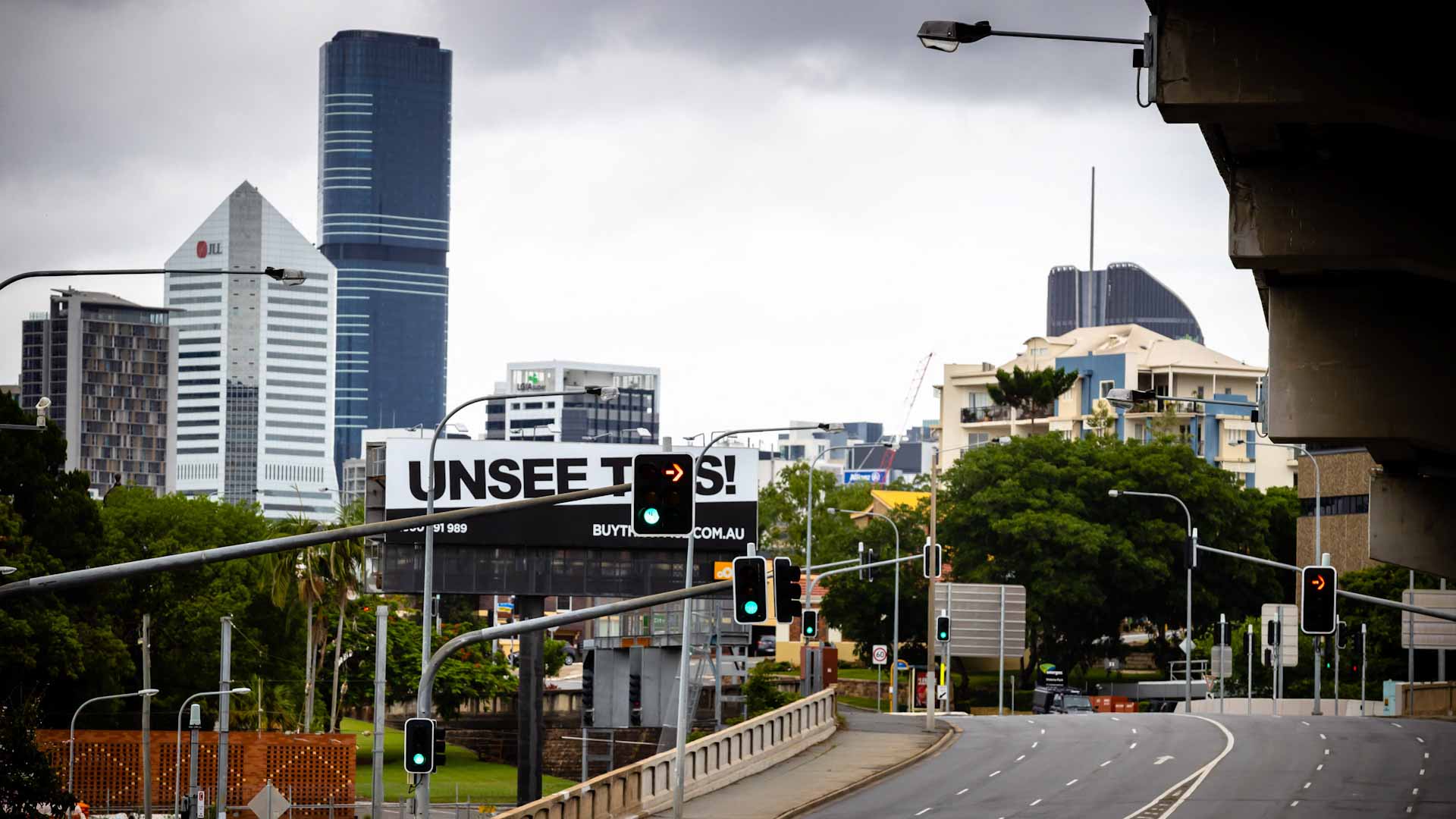 Image for the title: Queensland tightens COVID-19 curbs amid Australian outbreak 