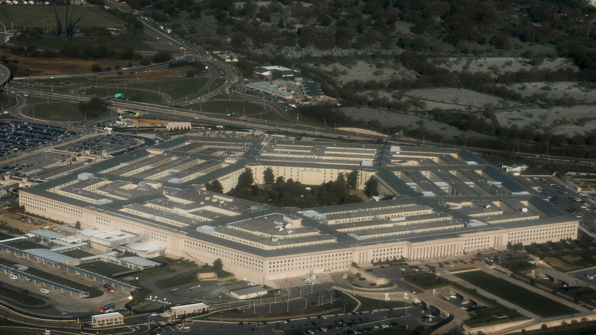 Image for the title: Pentagon approves extension of National Guard presence at Capitol 