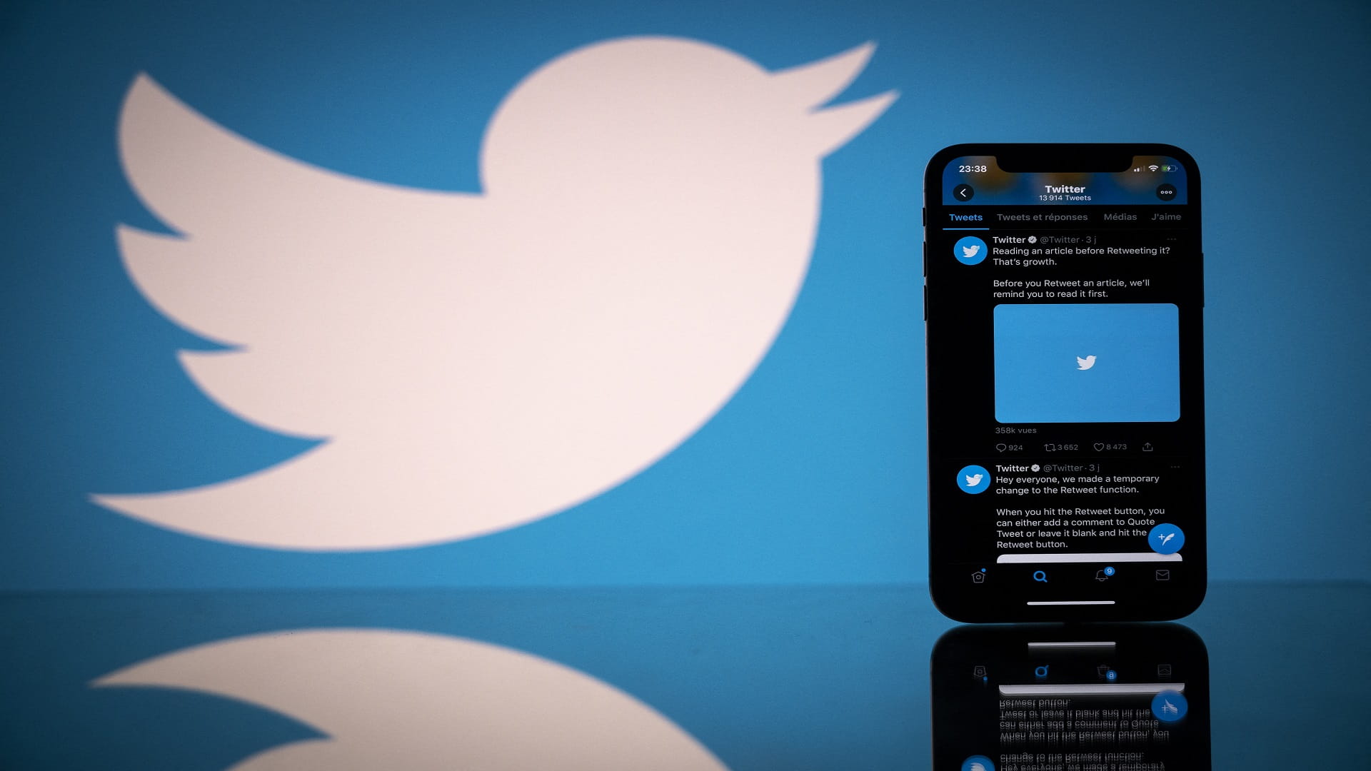 Image for the title: Twitter to boot users who persist with Covid-19 lies 