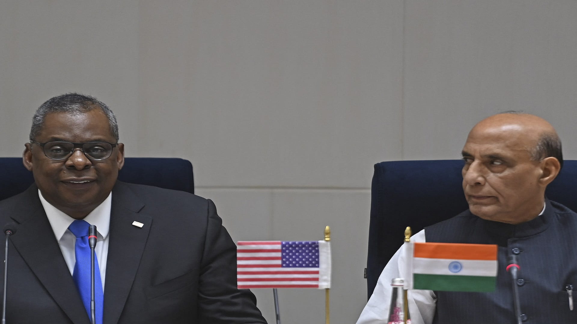 Image for the title: US defence secretary urges India not to buy Russian equipment 