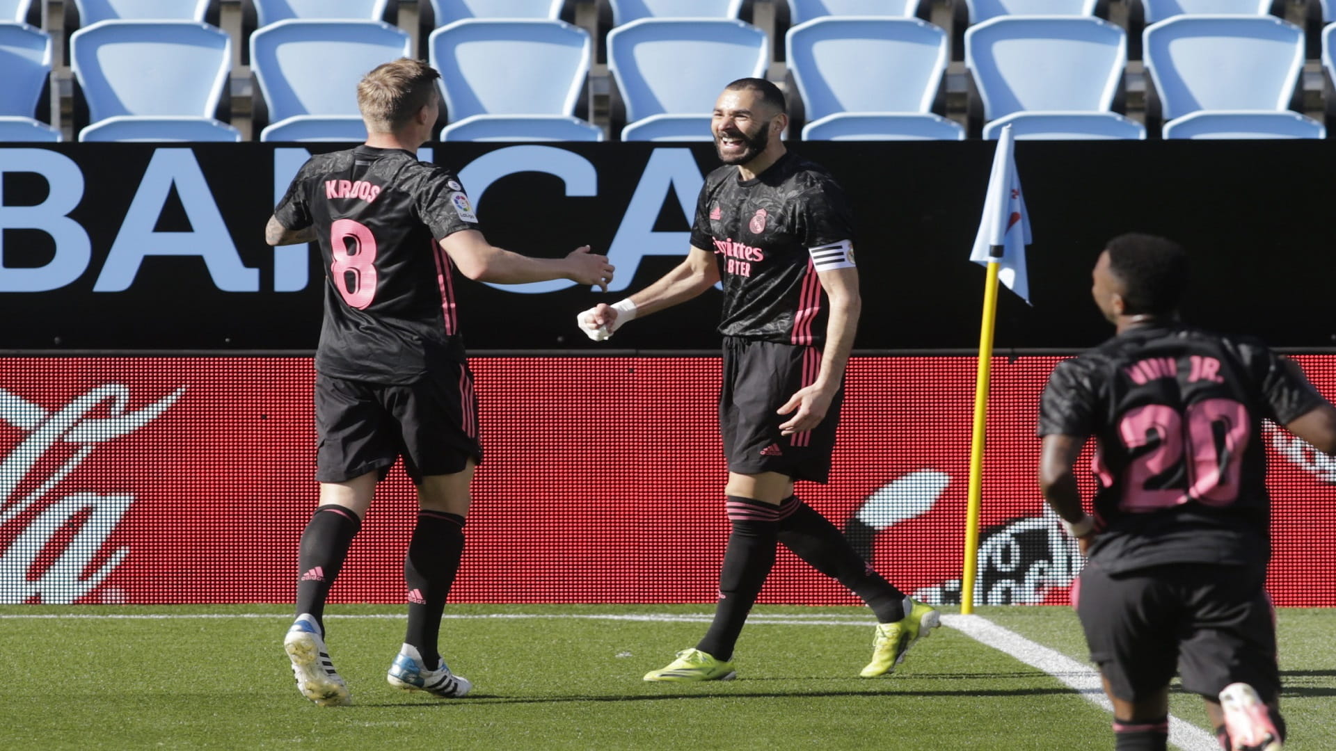 Image for the title: Kroos-Benzema connection helps Real beat Celta 