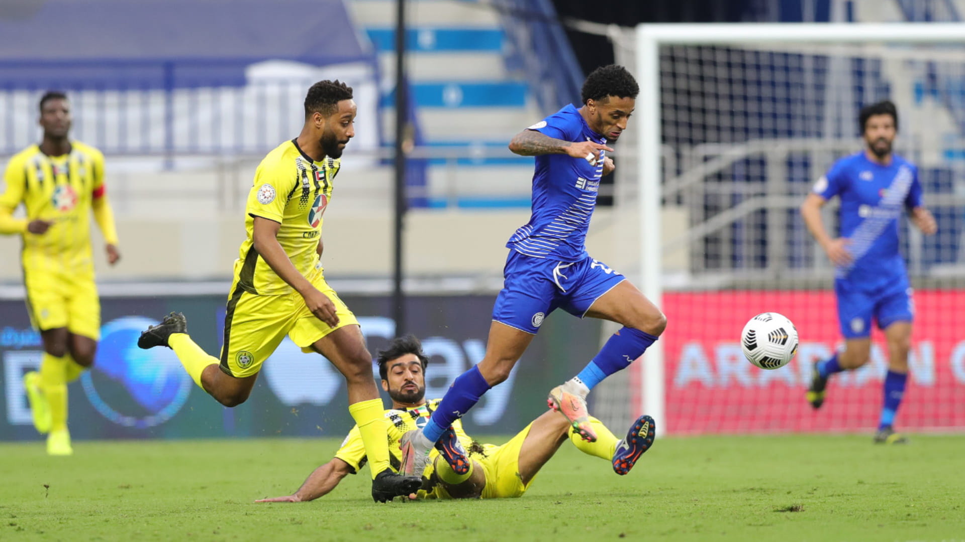 صورة بعنوان: انضباط الكرة تحفظ شكوى كلباء ضد حكم مباراته مع النصر  