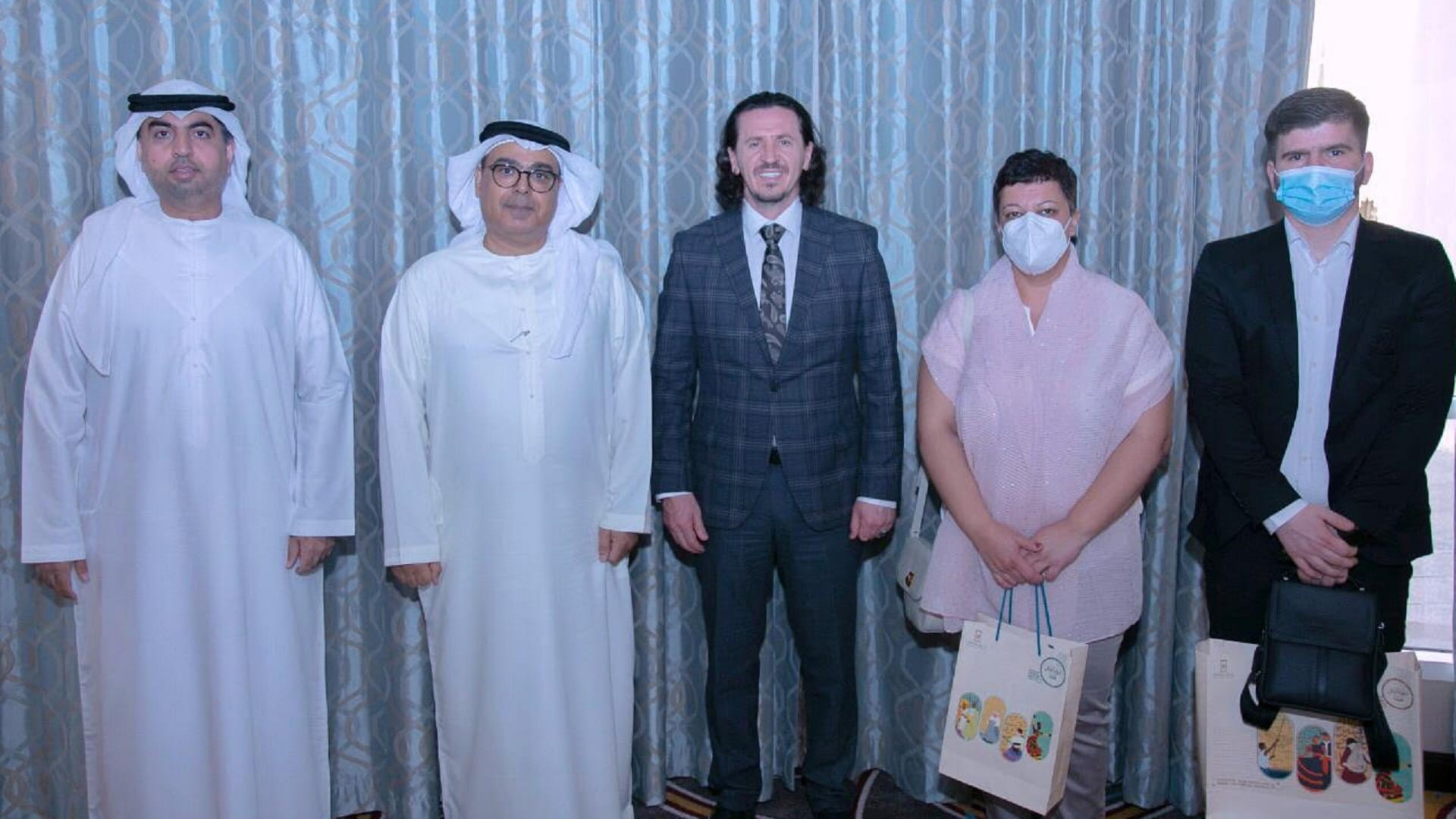 صورة بعنوان: رئيس معهد الشارقة للتراث يستقبل نائب وزير الثقافة المقدوني 