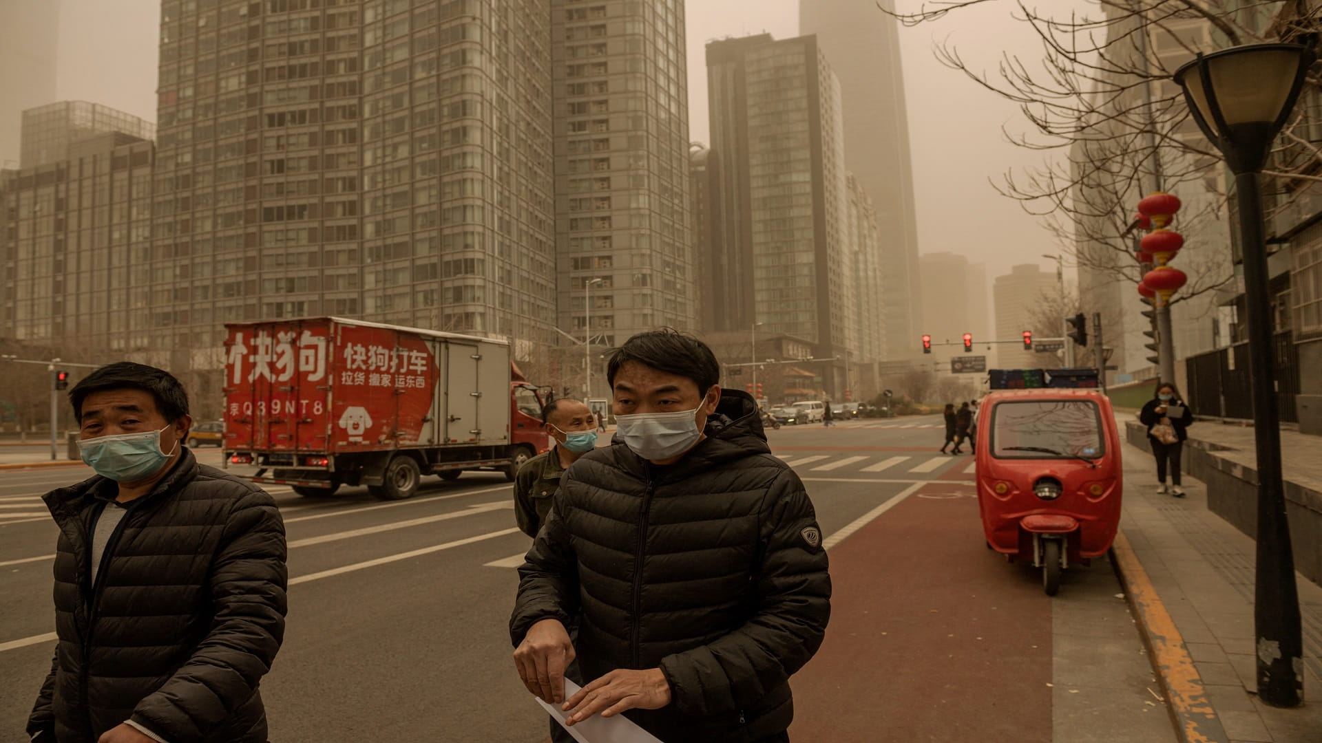 Image for the title: Beijing enveloped in hazardous sandstorm, second time in 2weeks 