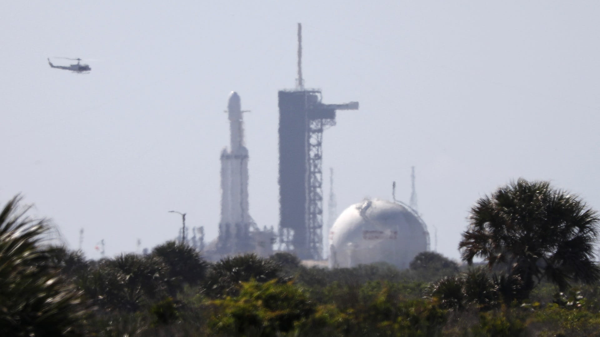 Image for the title: SpaceX says no Starship launch on Monday 