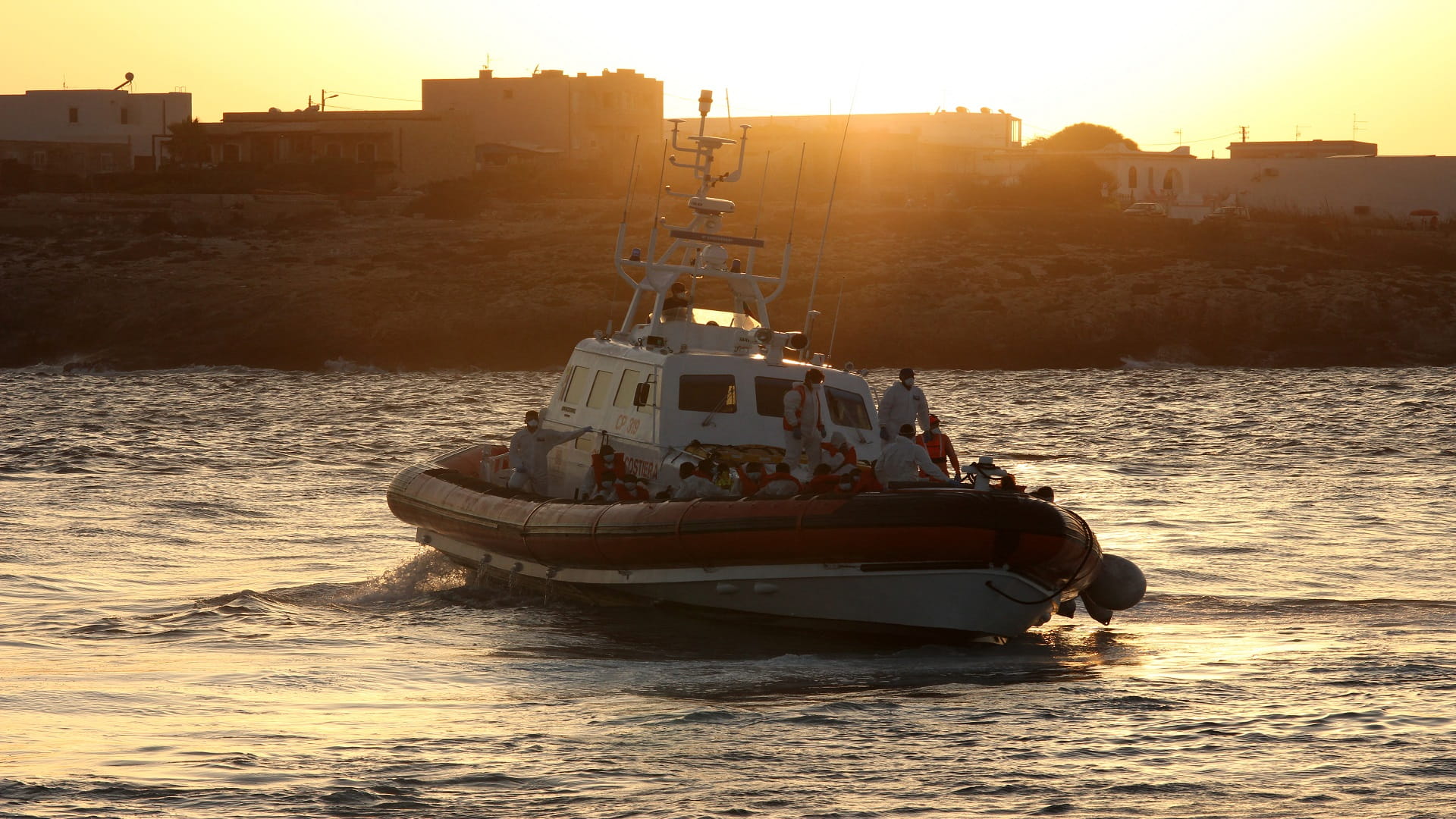 Image for the title: More than 100 migrants rescued off Canary Isles 