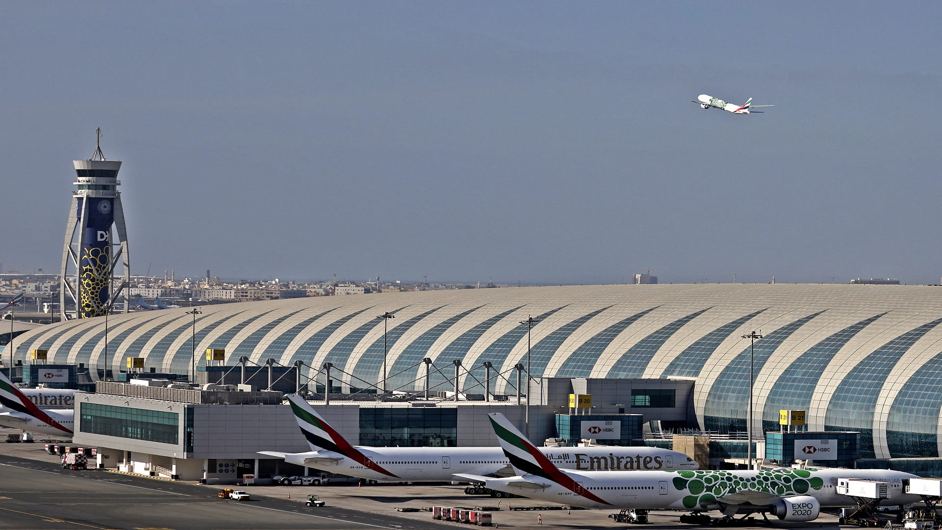 Image for the title: New tech cuts Dubai immigration time to 9 seconds 