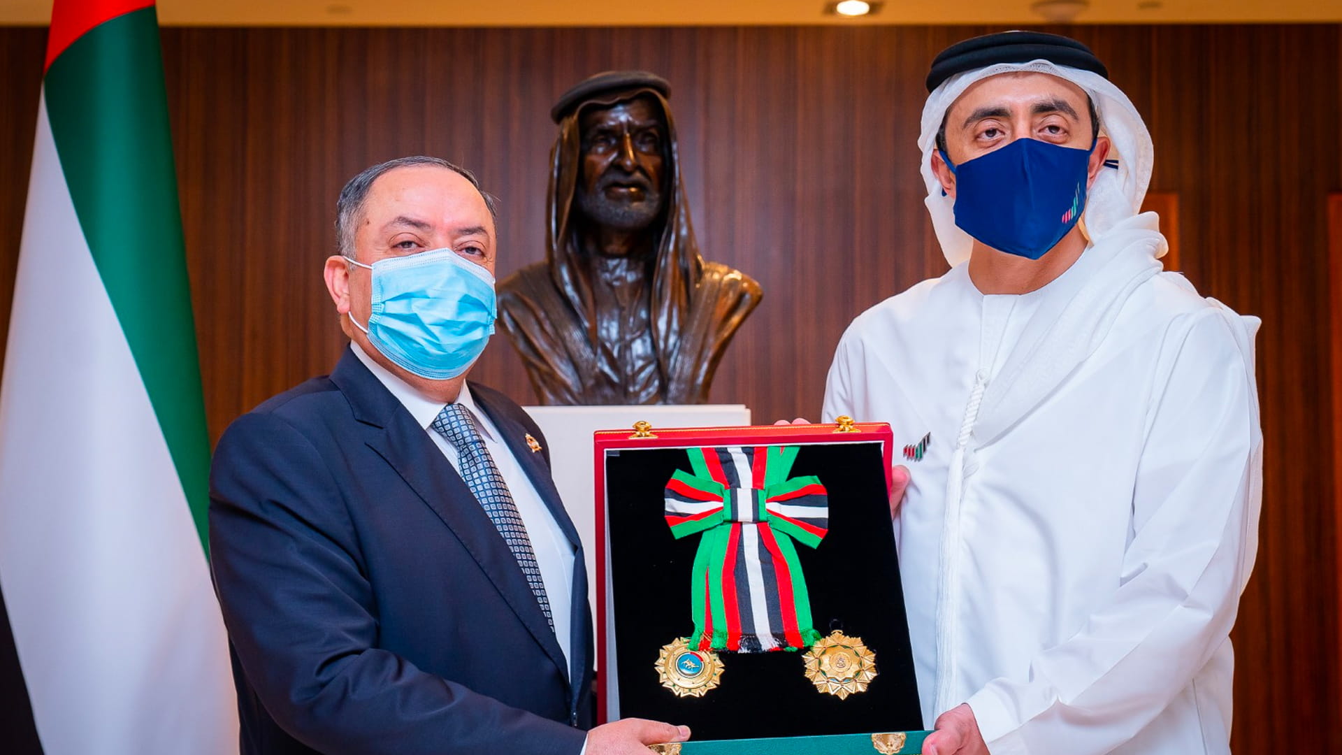 Image for the title: President confers Medal of Independence on Jordanian Ambassador 