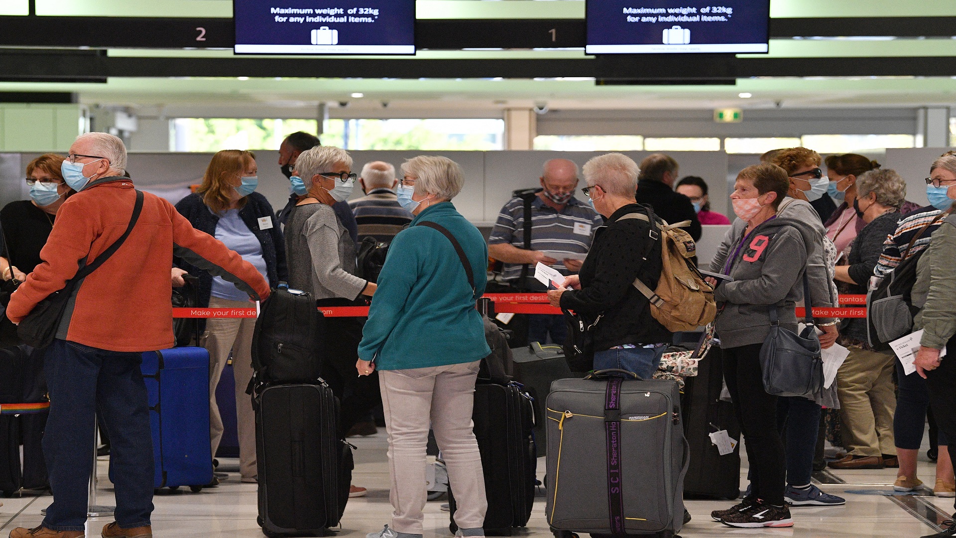 Image for the title: New Zealand to resume Sydney flights as Covid scare eases 