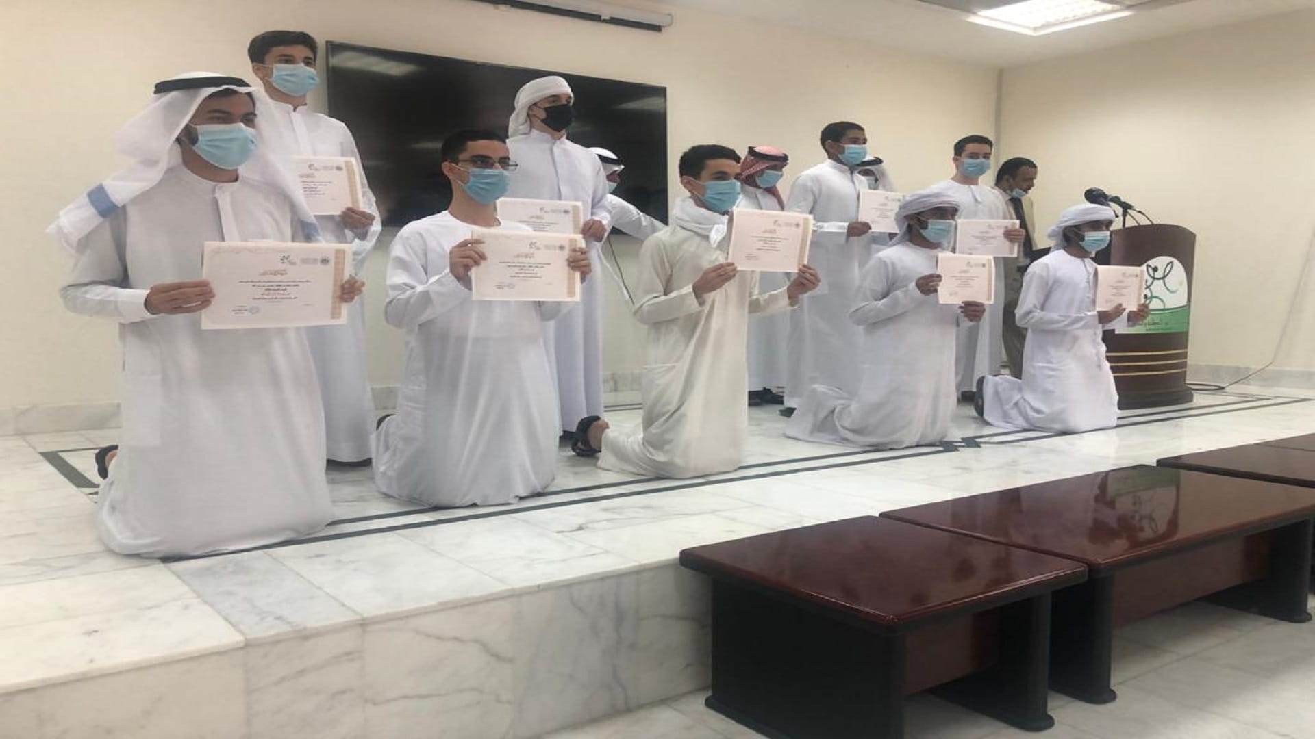 صورة بعنوان: "أولياء أمور الطلبة بالوسطى" يكرم الفائزين في مسابقته الرمضانية 
