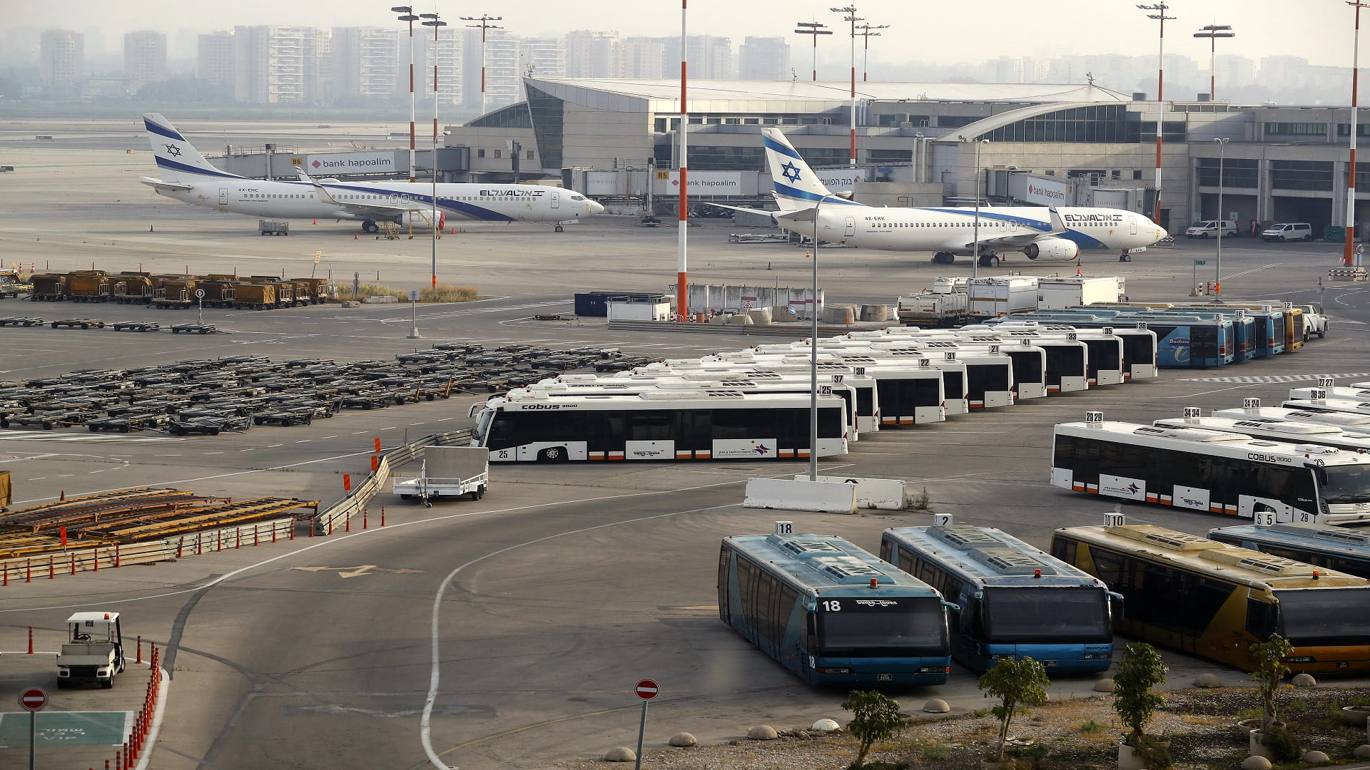 Image for the title: Tel Aviv diverts flights amid Gaza rockets 