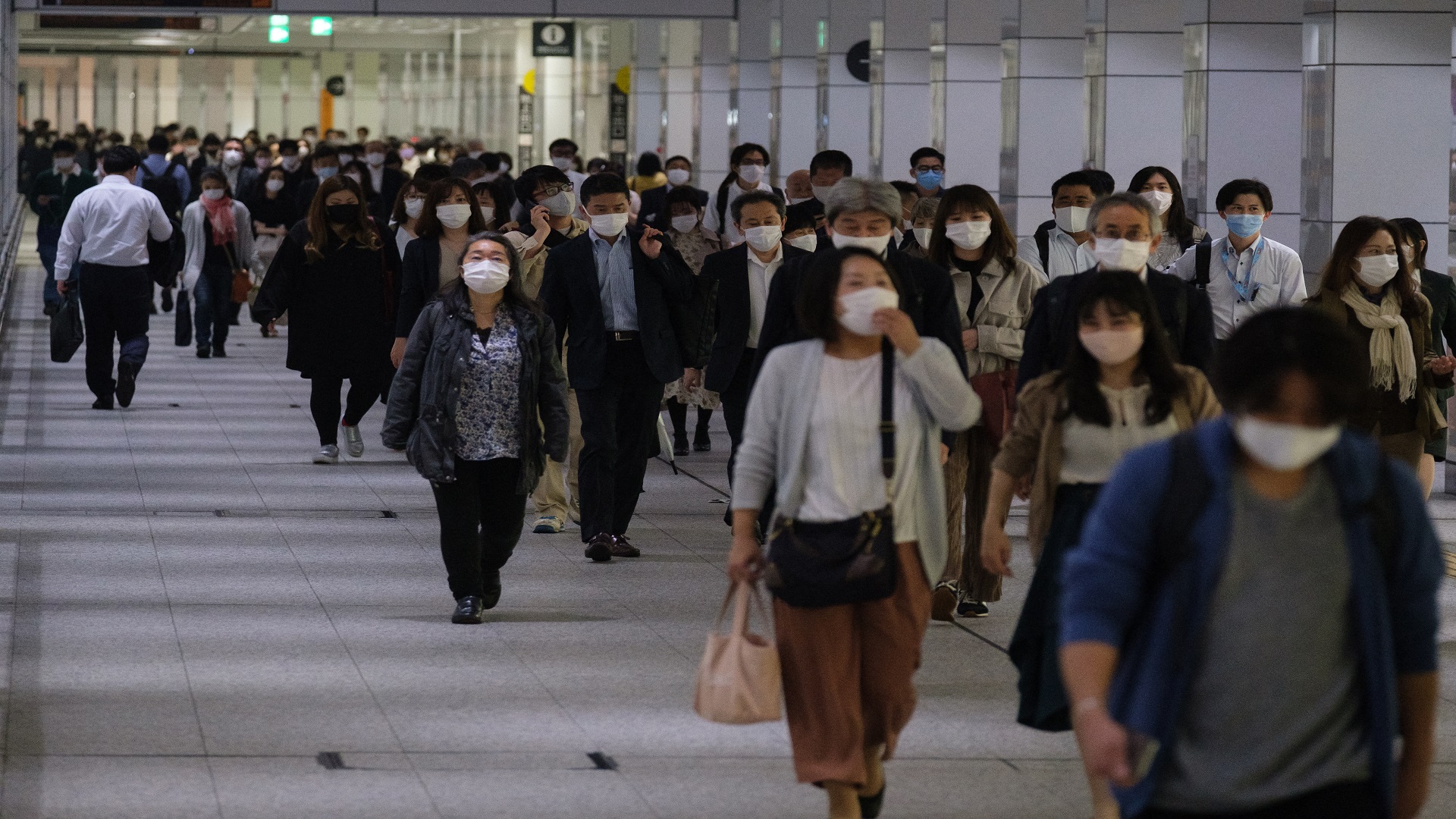 Image for the title: Japan adds 3 more prefectures to virus state of emergency 