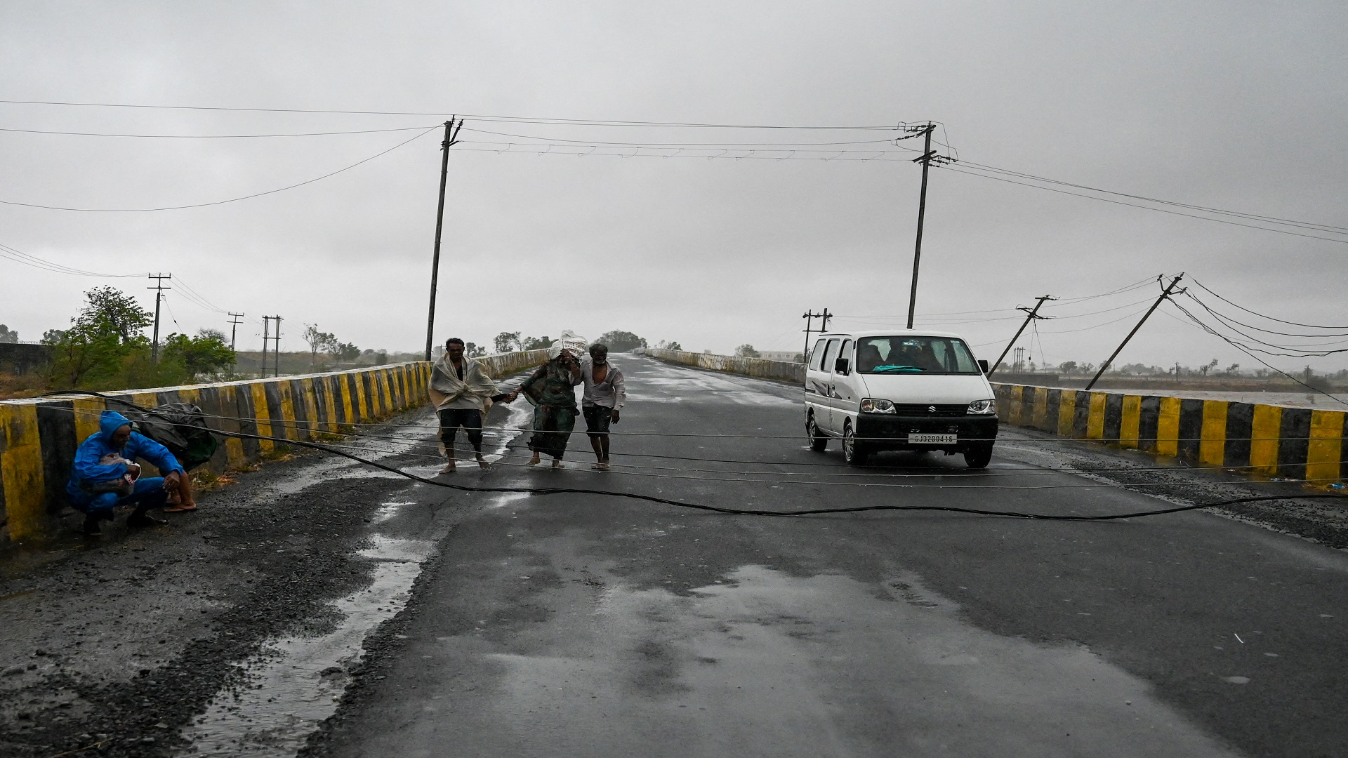 Image for the title: Monster cyclone batters Covid-stricken India's west coast 