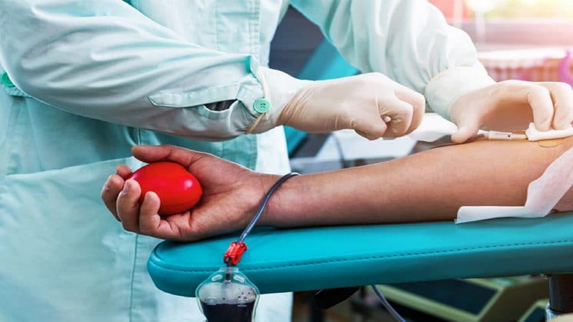 Image for the title: SEHA introduces new blood donation centre in Al Dhafra Region 