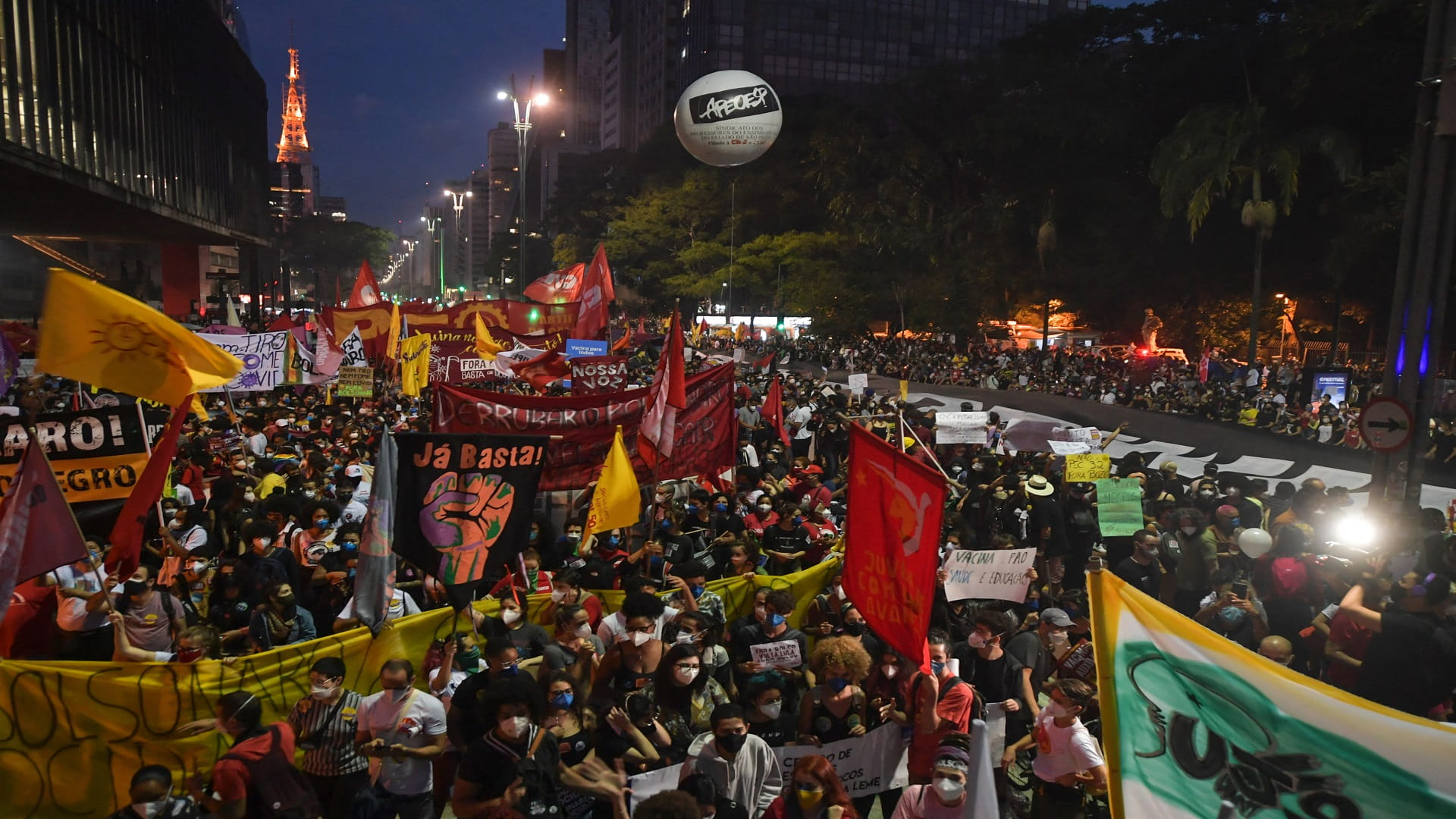 Image for the title: Brazilians stage nationwide protests against Bolsonaro 