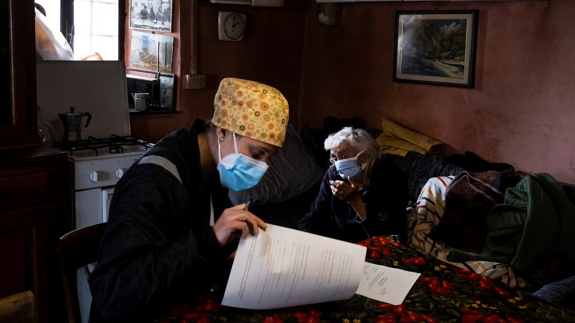 Image for the title: Italy reports 23 coronavirus deaths, 3,190 new cases 