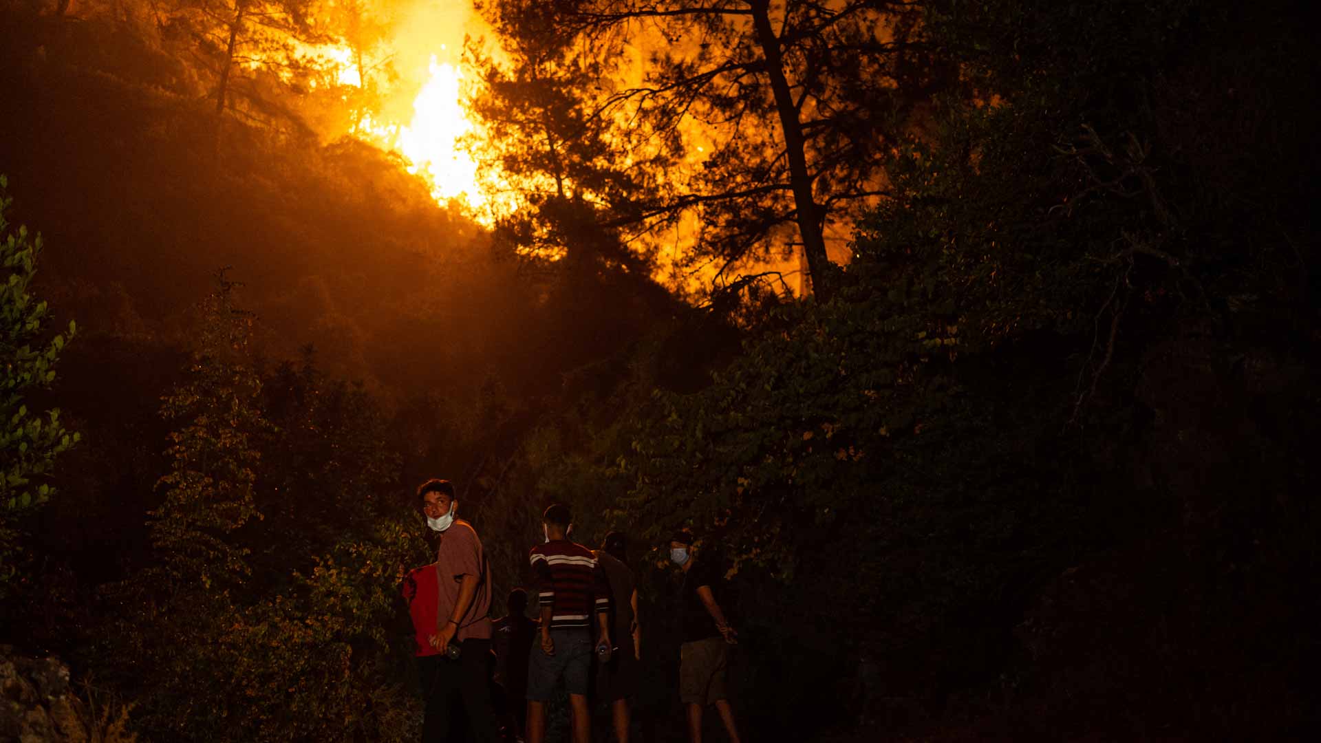 Image for the title: Death toll in Turkey wildfires rises to 8, resorts affected 