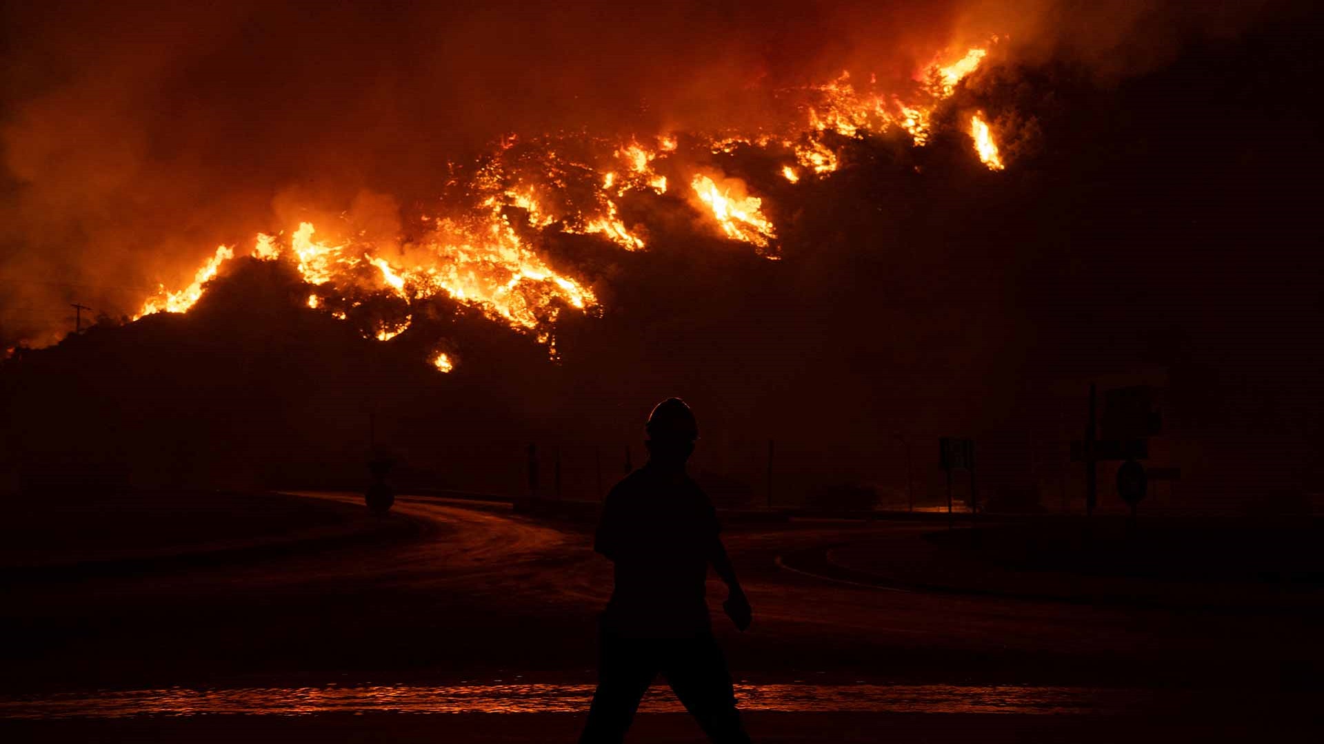 Image for the title: Wildfires in Turkey rage on, with 12 still out of control 