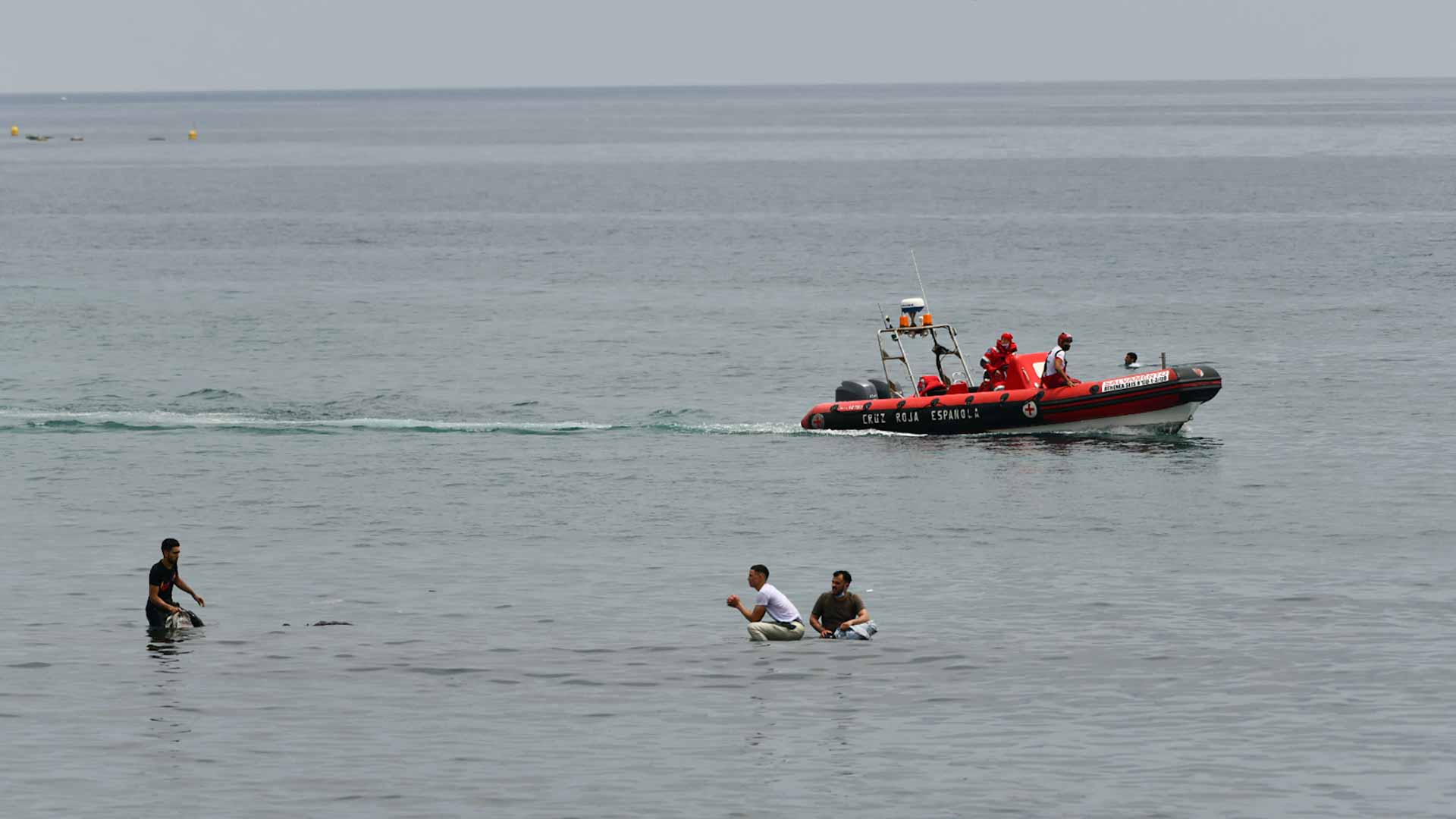 Image for the title: French rescue 108 migrants trying to sail to UK 