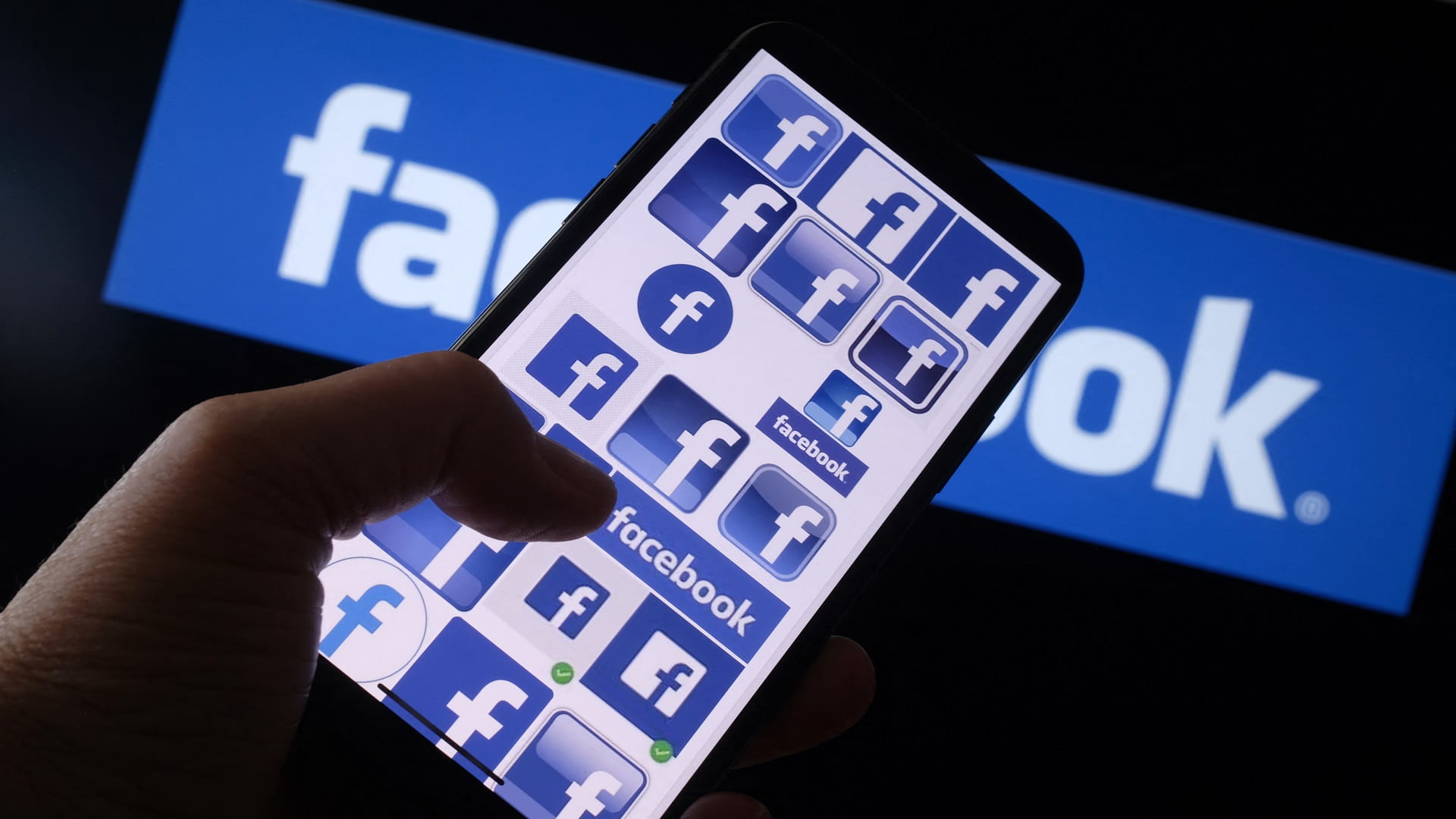 Image for the title: Facebook launches VR remote work app, a step to the 'metaverse'