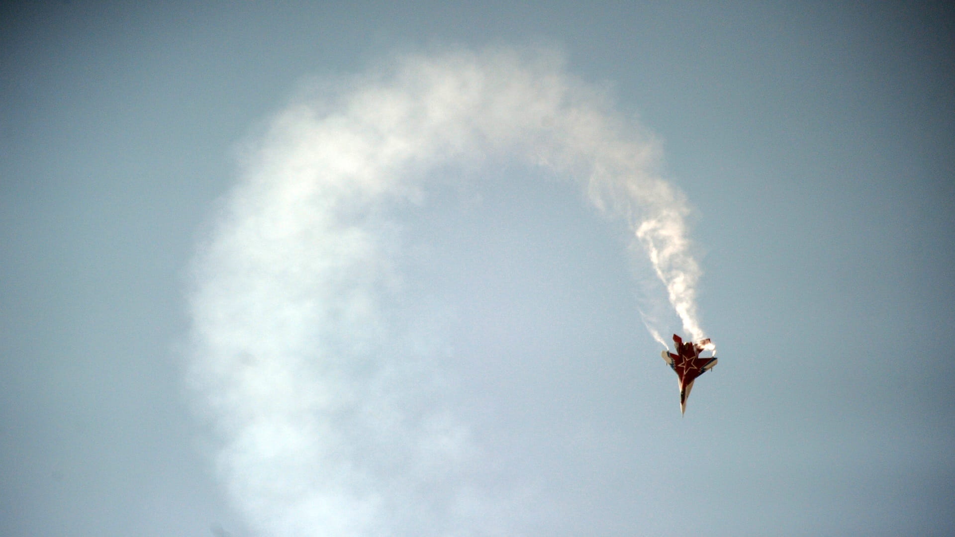 Image for the title: Pilot dies in MiG-29 fighter jet crash in southern Russia 