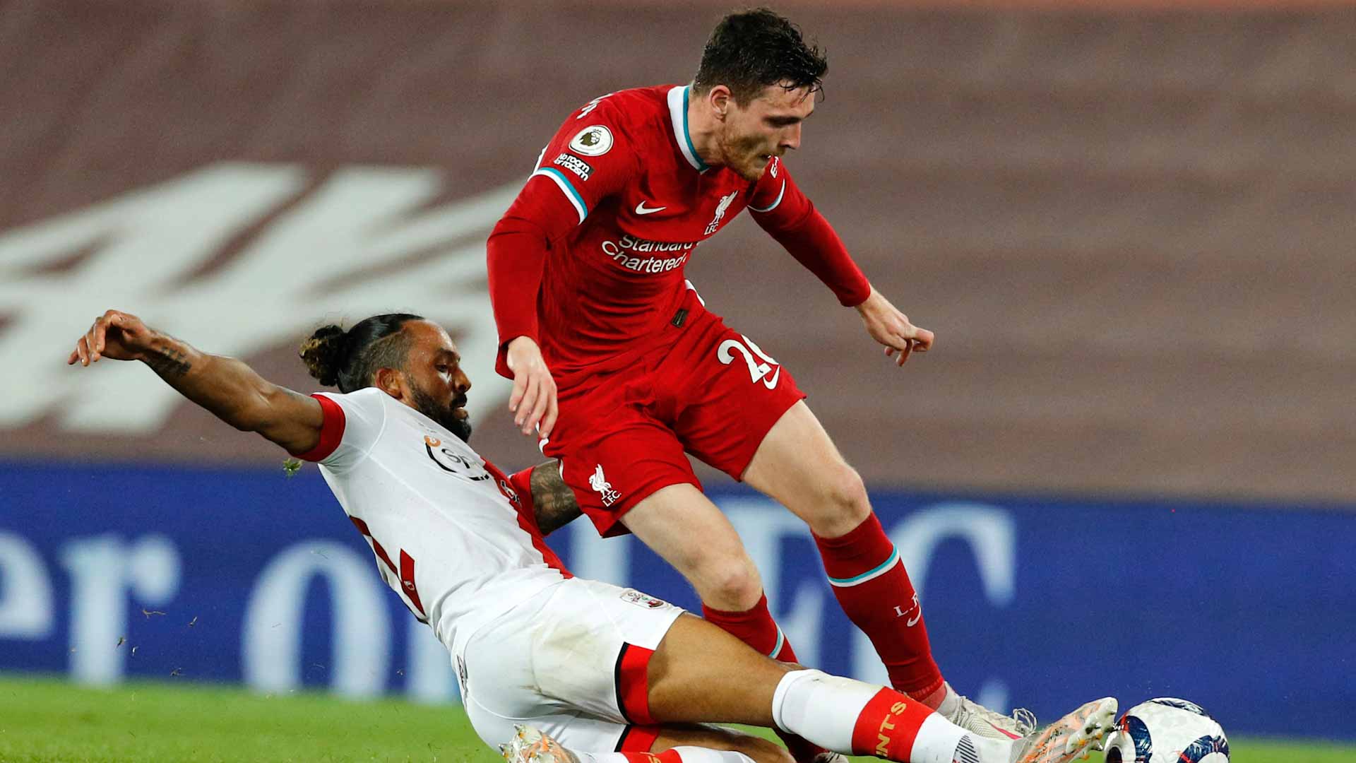 صورة بعنوان: نادي ليفربول الإنجليزي يجدد عقد المدافع روبرتسون 