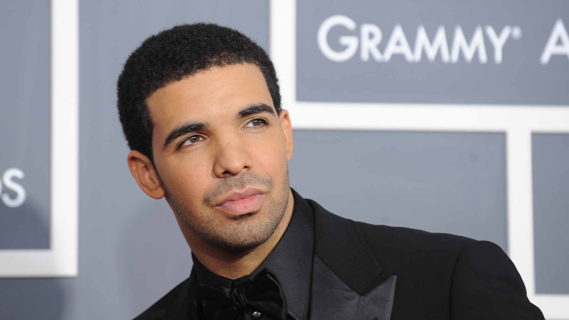 Image for the title: Drake withdraws his two Grammy nominations 