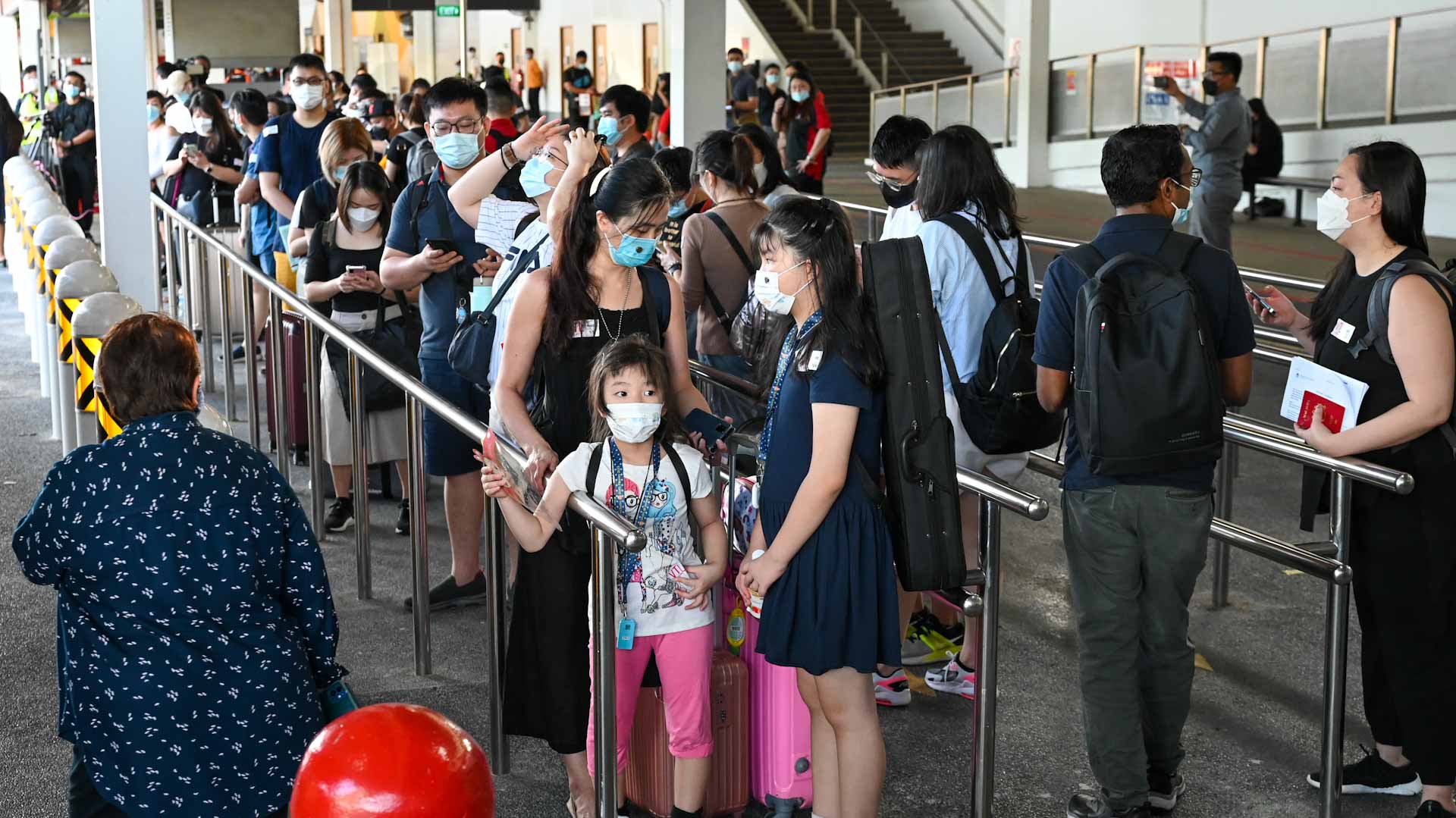 Image for the title: Singapore reports first locally transmitted Omicron case 