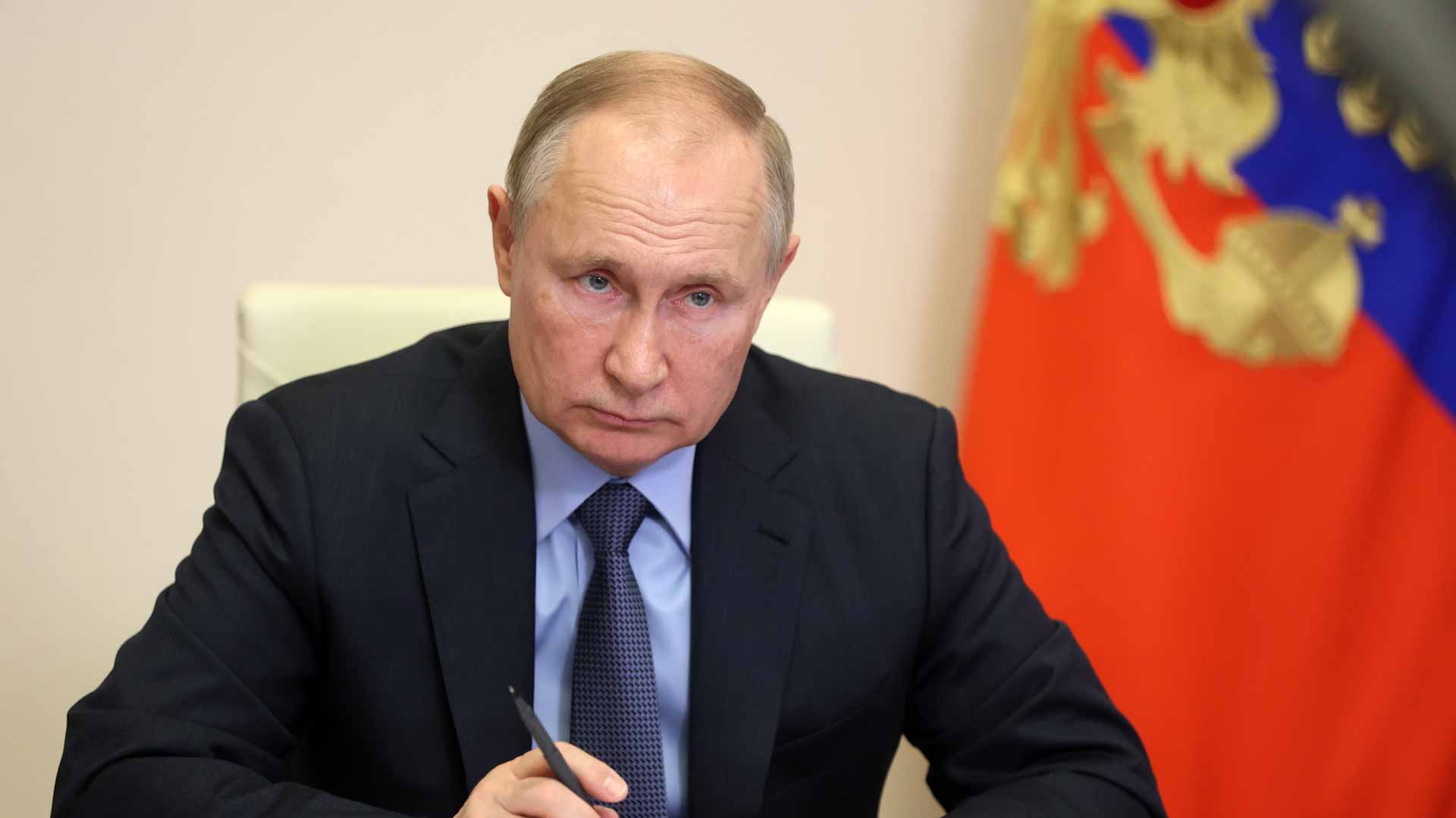 Image for the title: Putin says conflict in eastern Ukraine 'looks like genocide' 