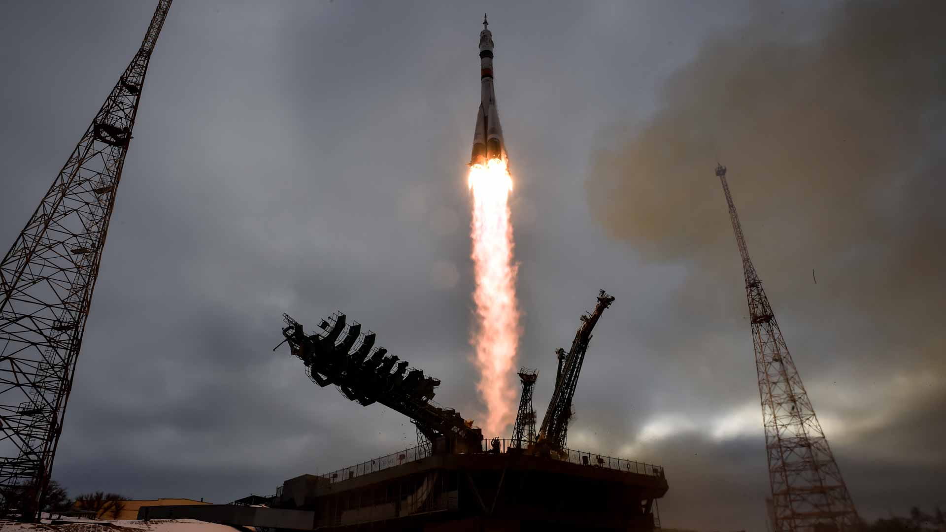 Image for the title: Japanese billionaire arrives at ISS 