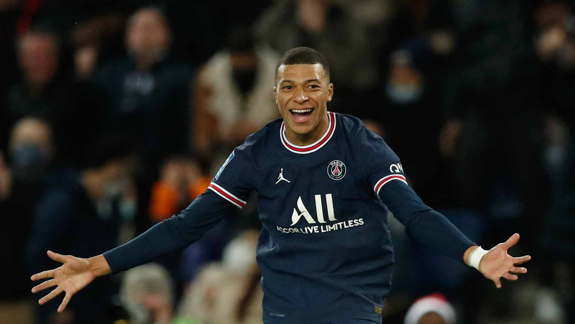 Image for the title: Mbappe double gives PSG 2-0 win over Monaco 