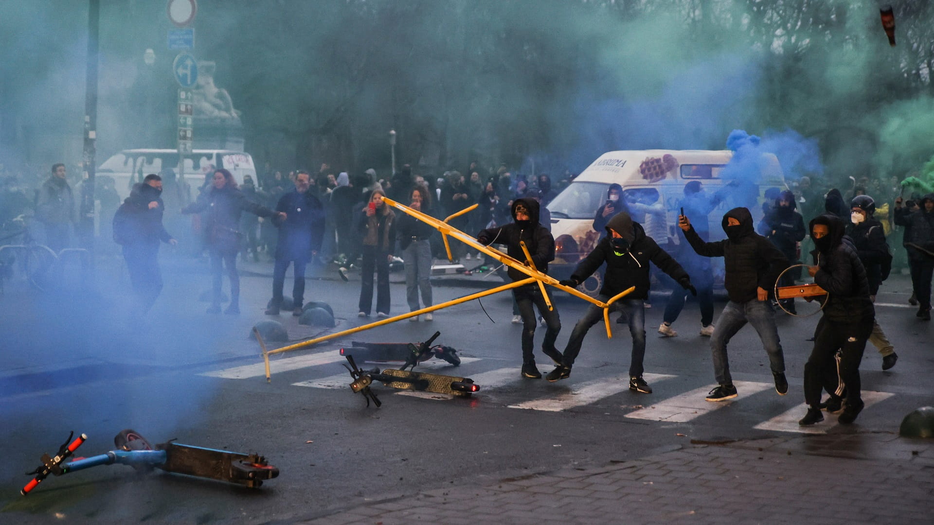 Image for the title: Clash after Belgian Covid measures protest 